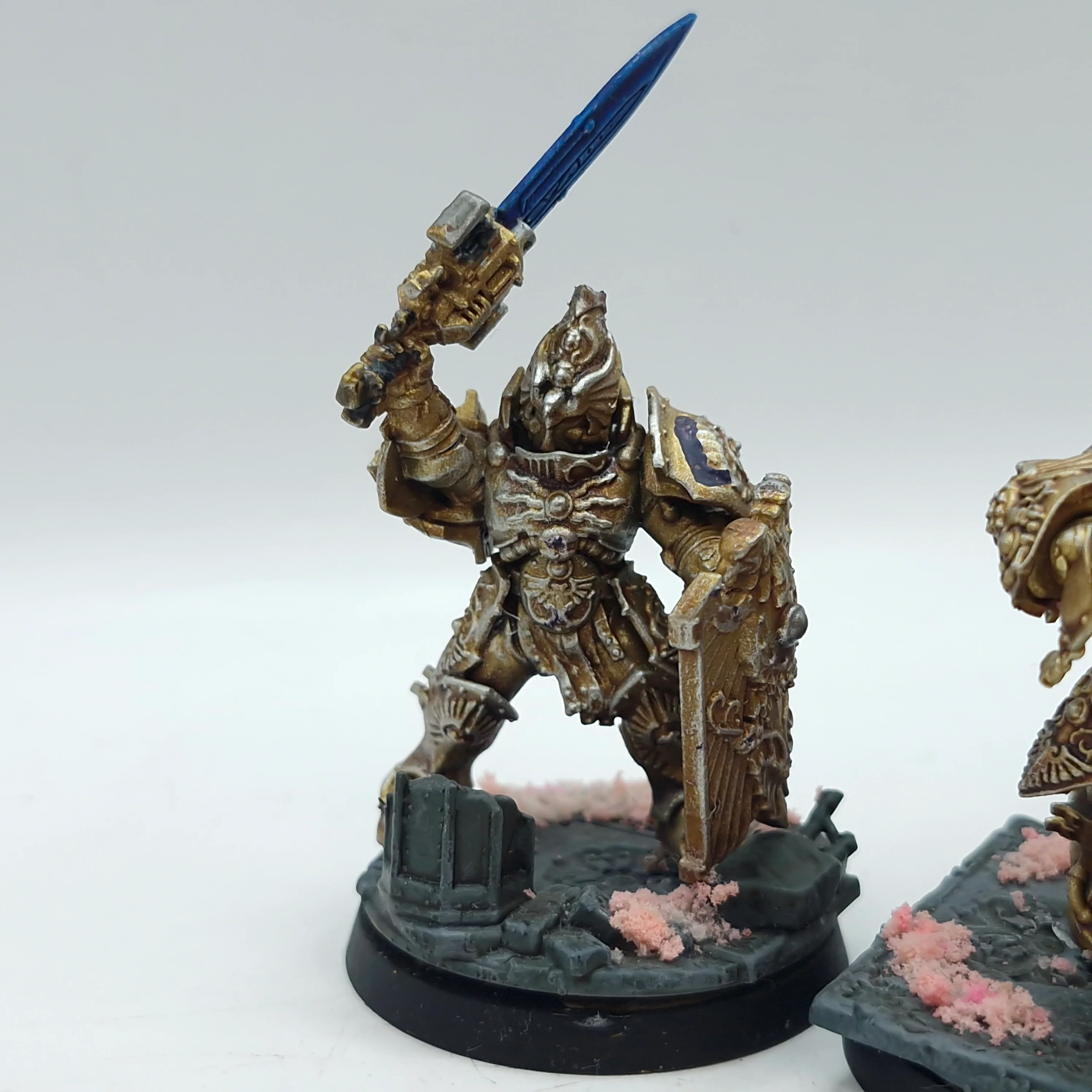 Warhammer 40k: Adeptus Custodes Custodian Guard - Painted (AJ131) - Image 3