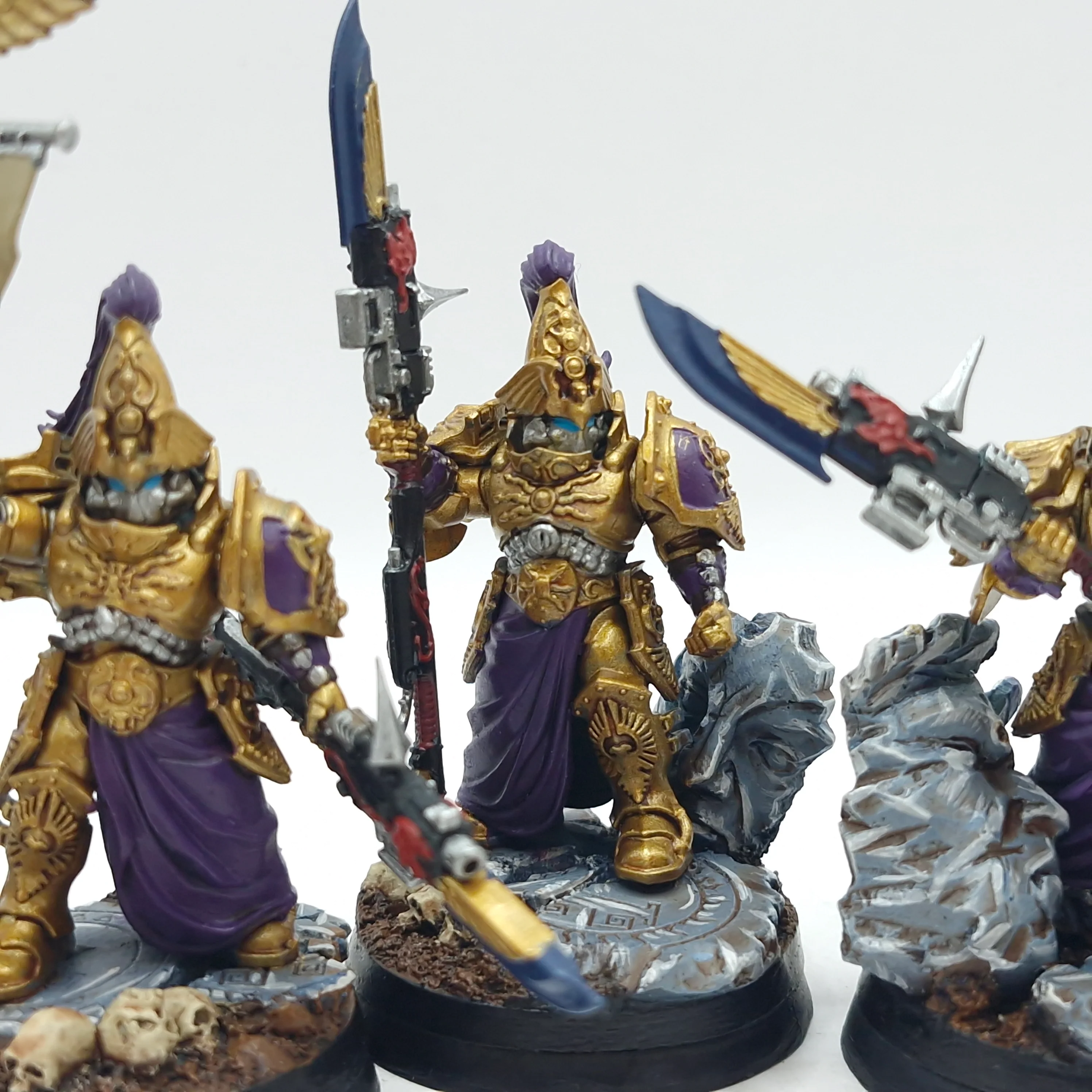 Warhammer 40k: Adeptus Custodes Custodian Wardens - Part Painted (AQ062) - Image 4