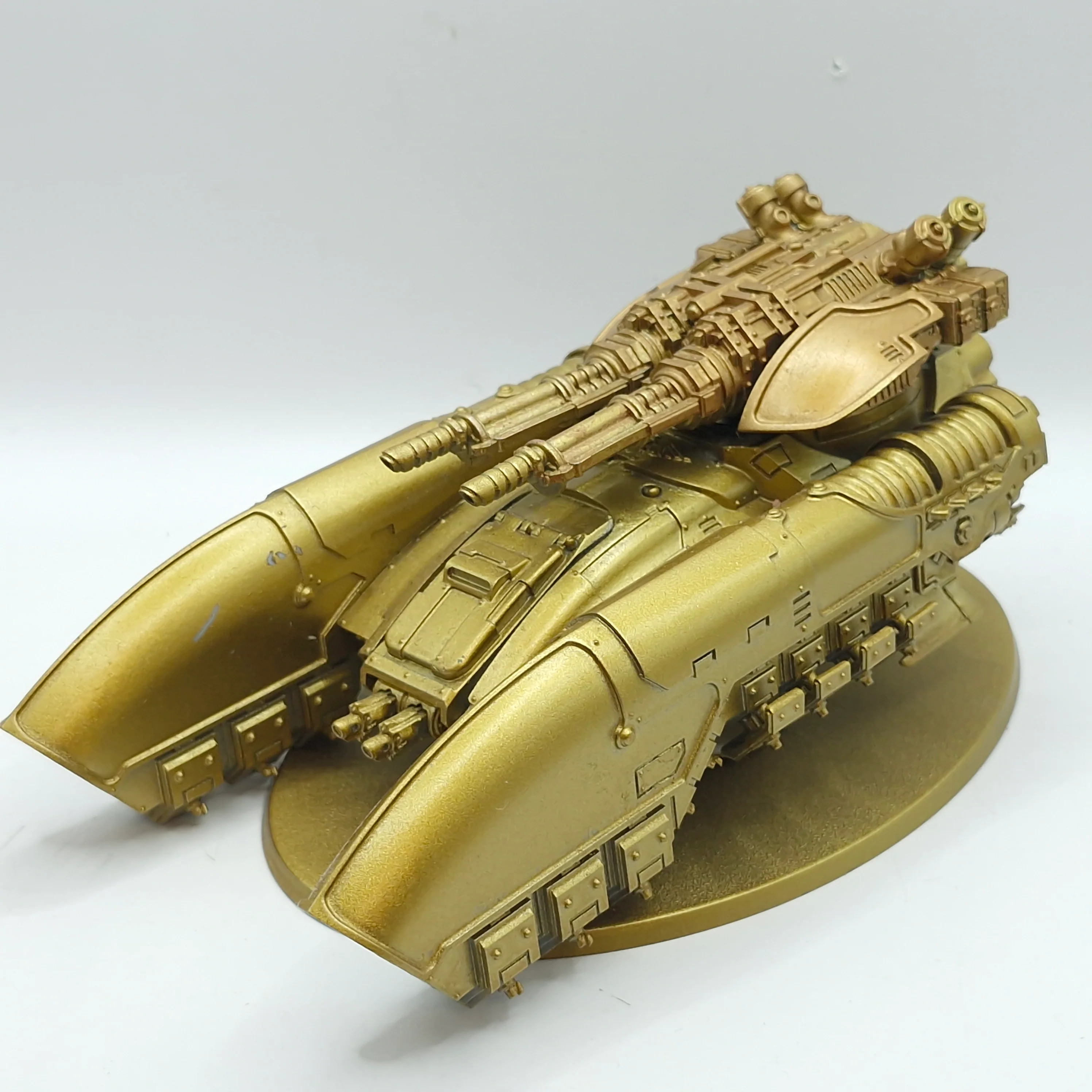 Warhammer 40k: Adeptus Custodes Forge World Caladius Grav-tank - Painted (AX090)