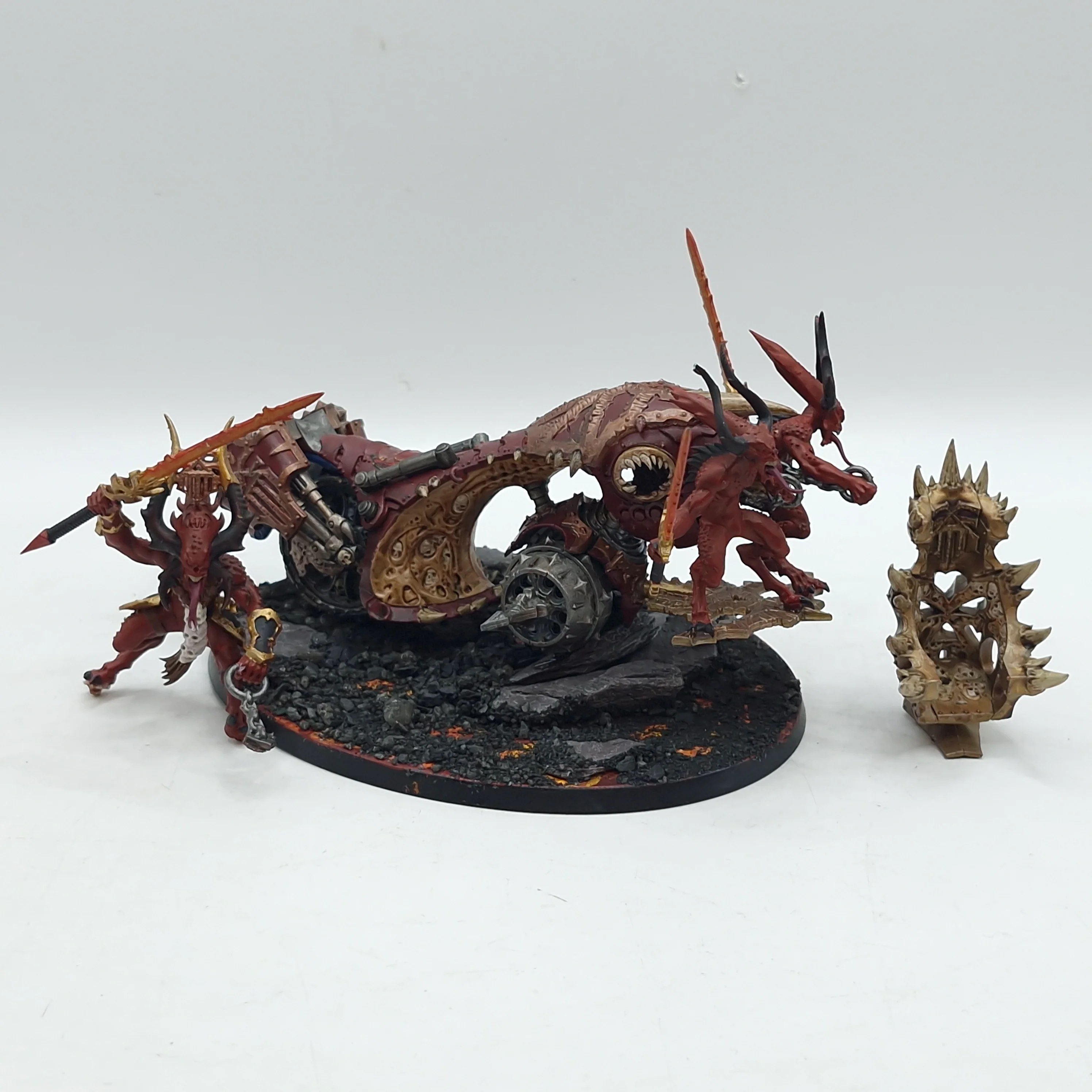 Warhammer 40k: Chaos Daemons Rendmaster, Herald of Khorne on Blood Throne (AQ081)