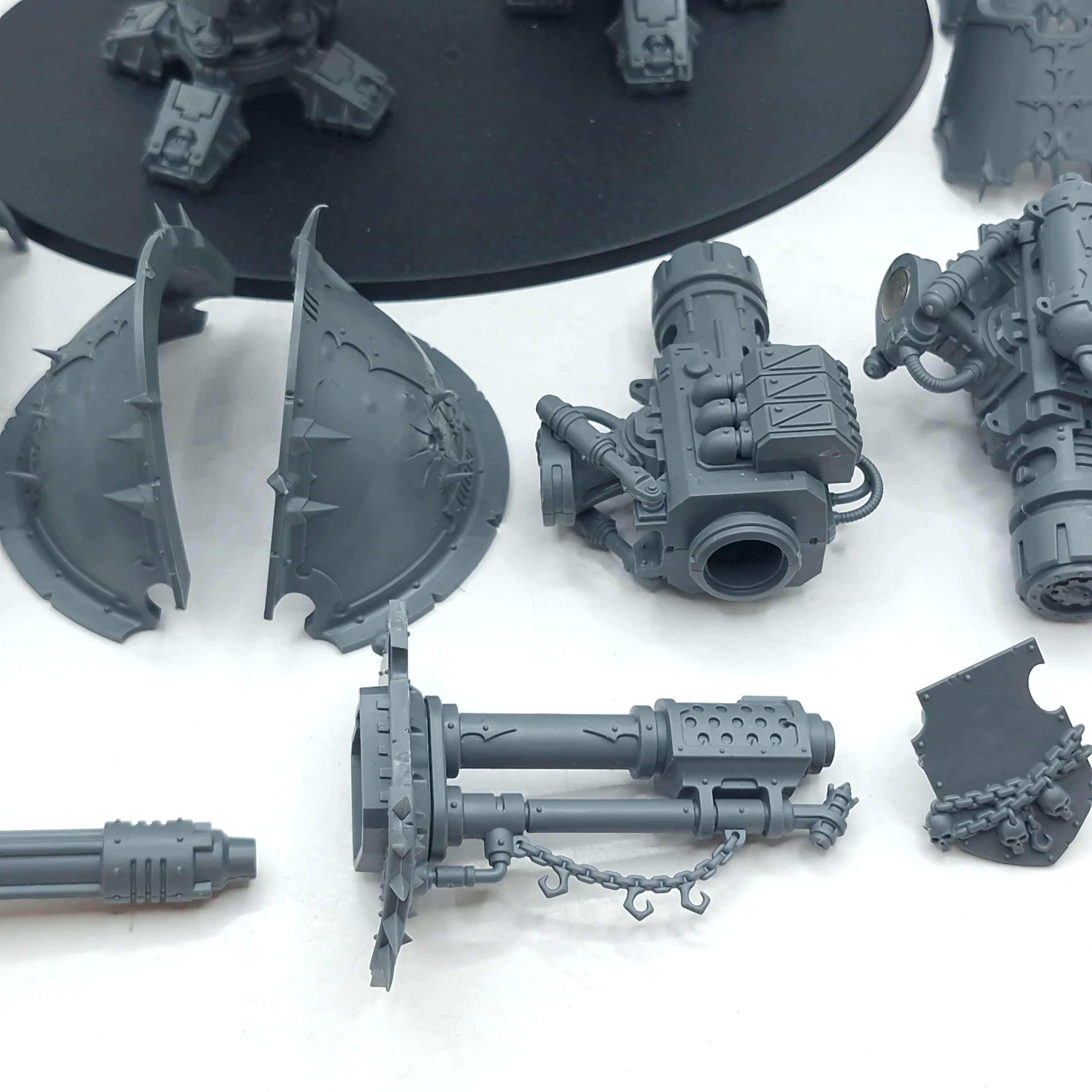Warhammer 40k: Chaos Knights Knight Desecrator (AX017) - Image 3