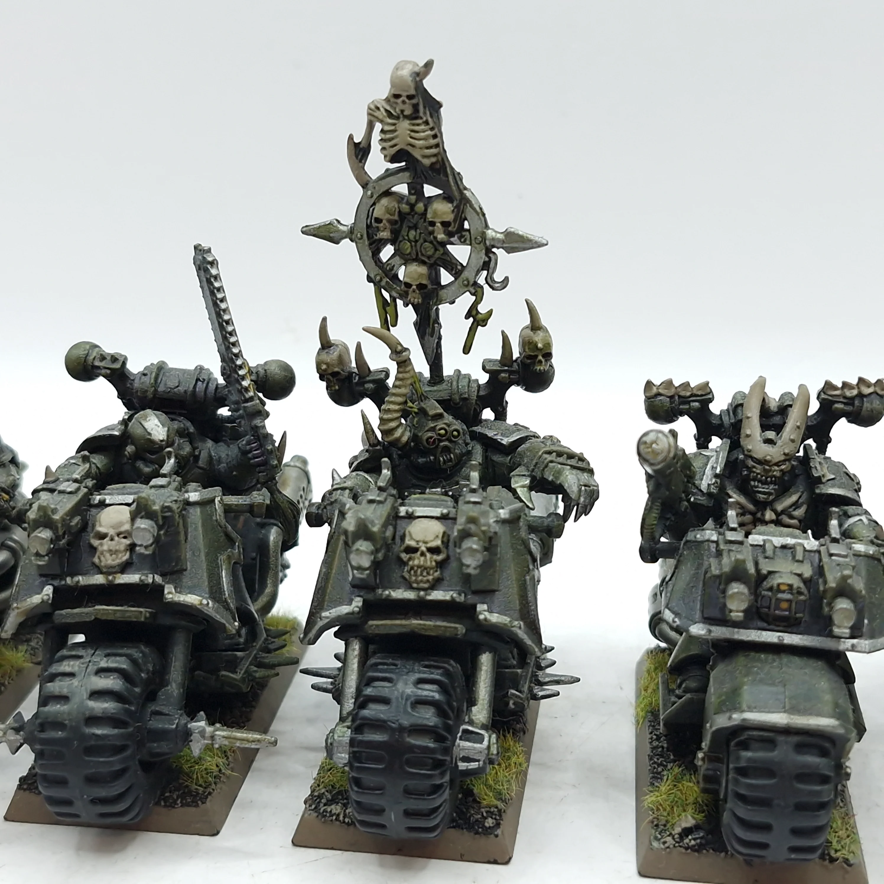 Warhammer 40k: Chaos Space Marines Chaos Bikes - Well Painted (AE130) - Image 4