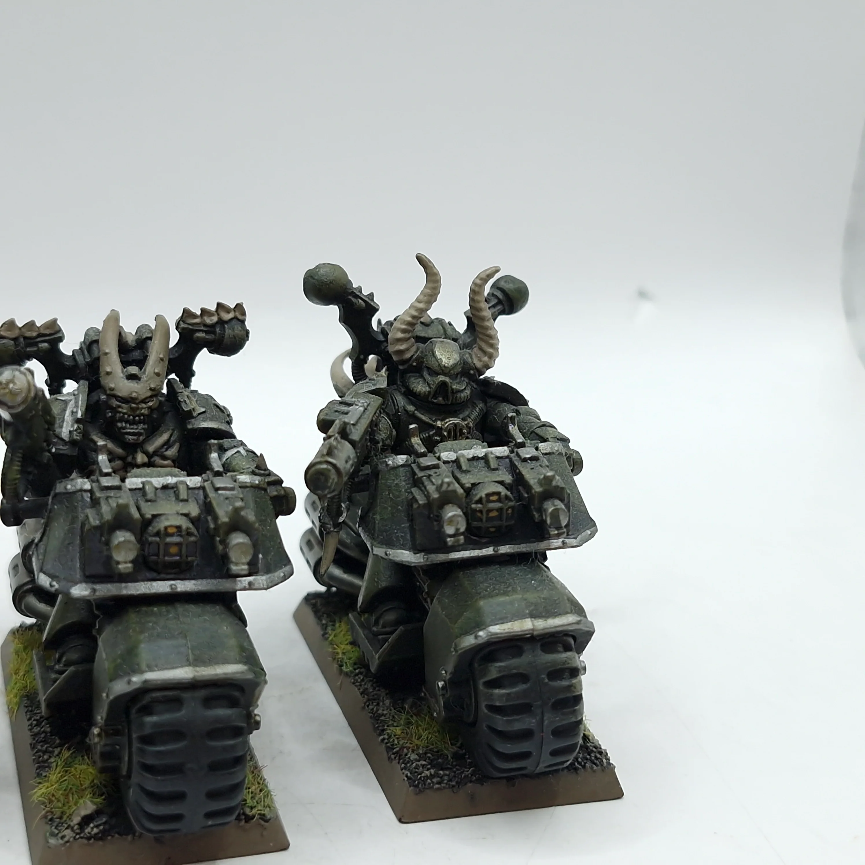 Warhammer 40k: Chaos Space Marines Chaos Bikes - Well Painted (AE130) - Image 6