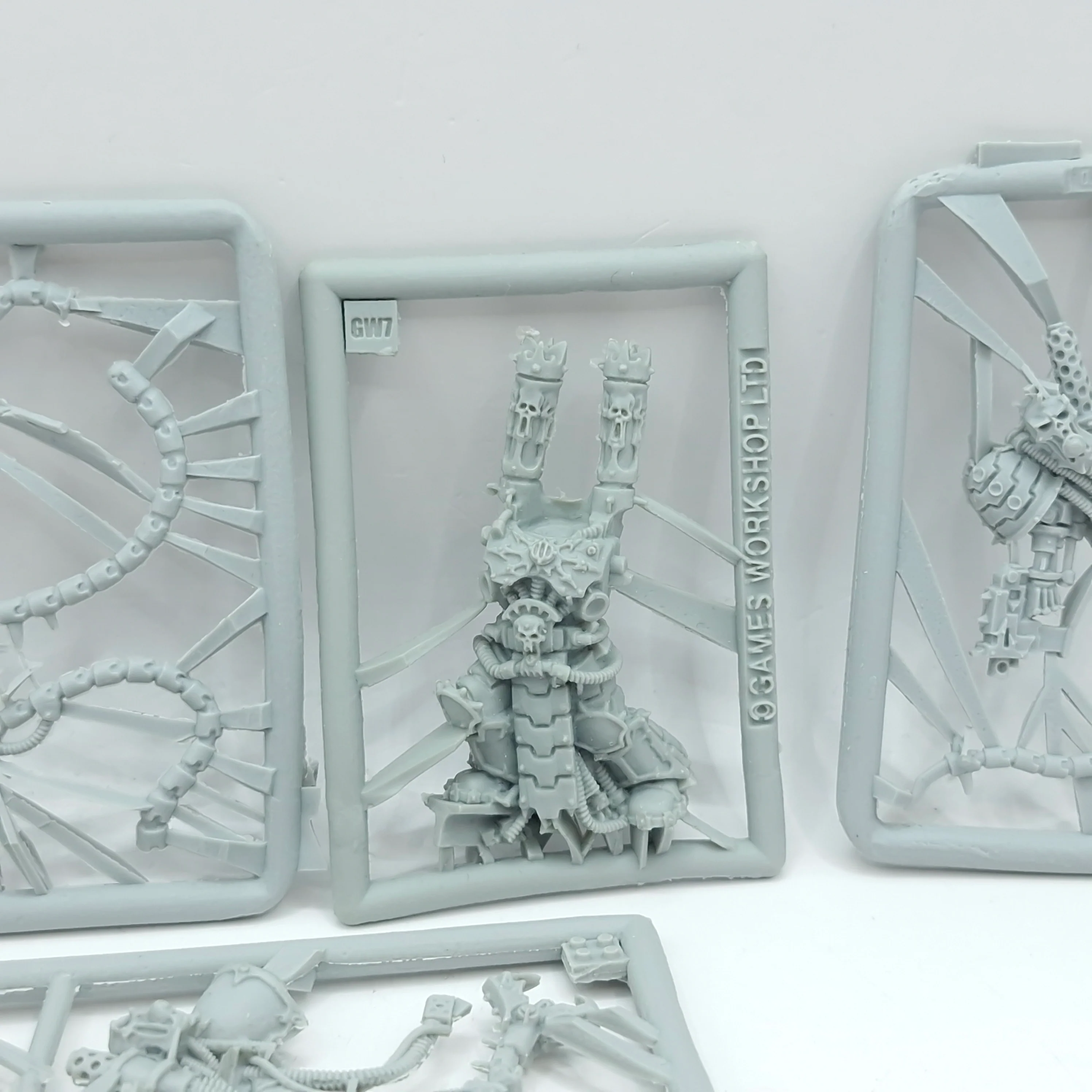 Warhammer 40k: Chaos Space Marines Finecast Warpsmith (AD142) - Image 4