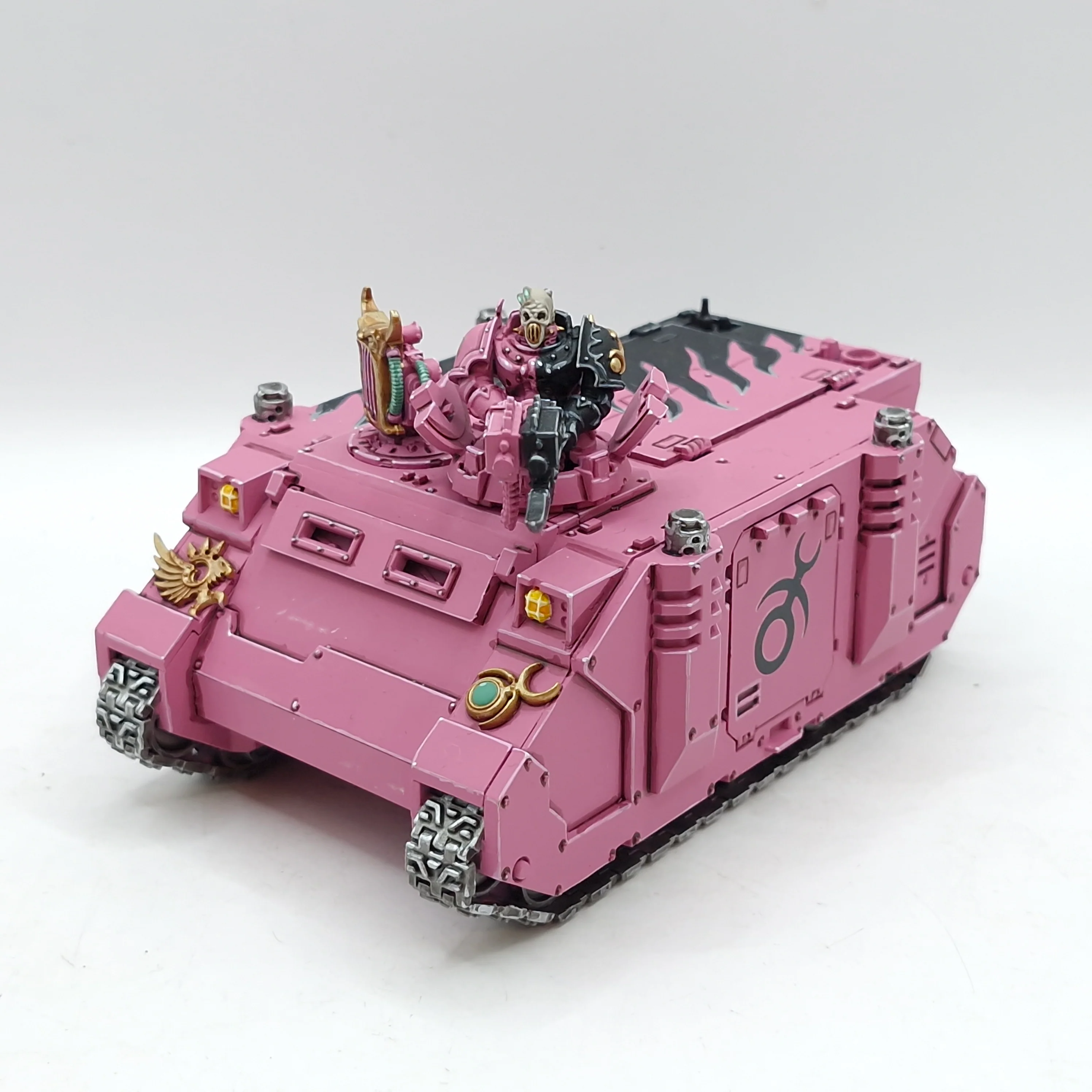 Warhammer 40k: Emperor's Children Rhino - Pro Painted (AD233)