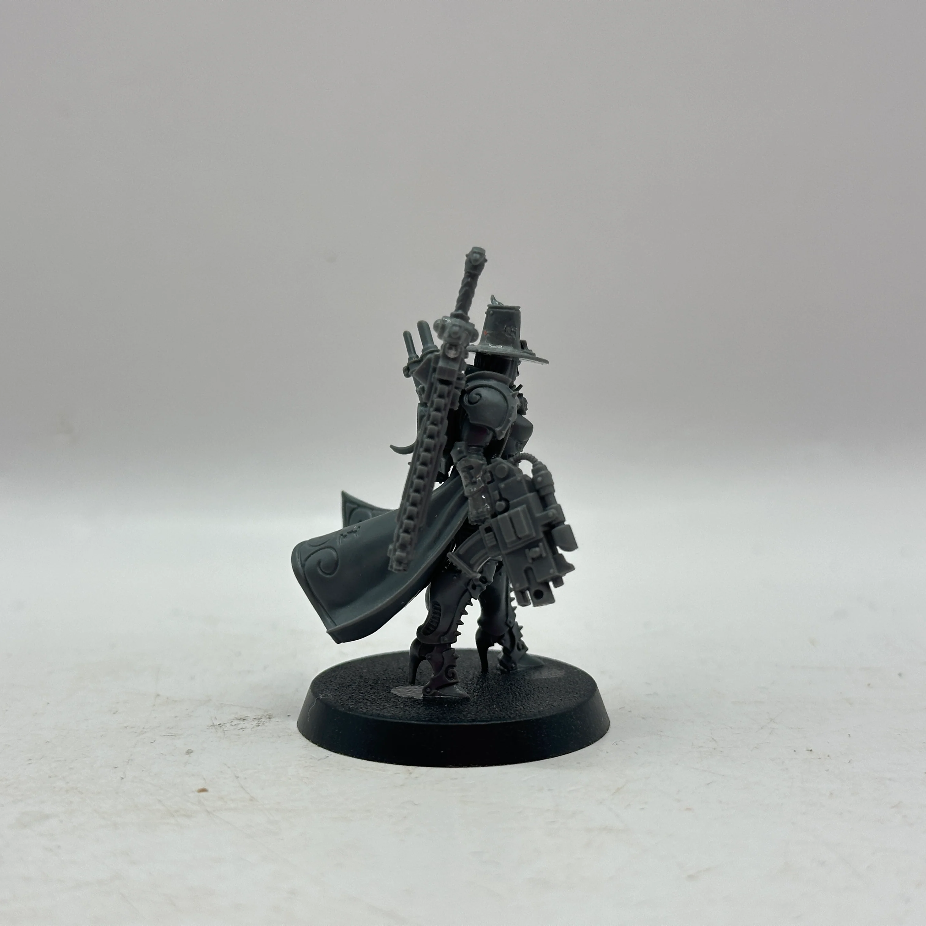 Warhammer 40k: Imperial Agents Inquisitor Greyfax (AE025) - Image 4