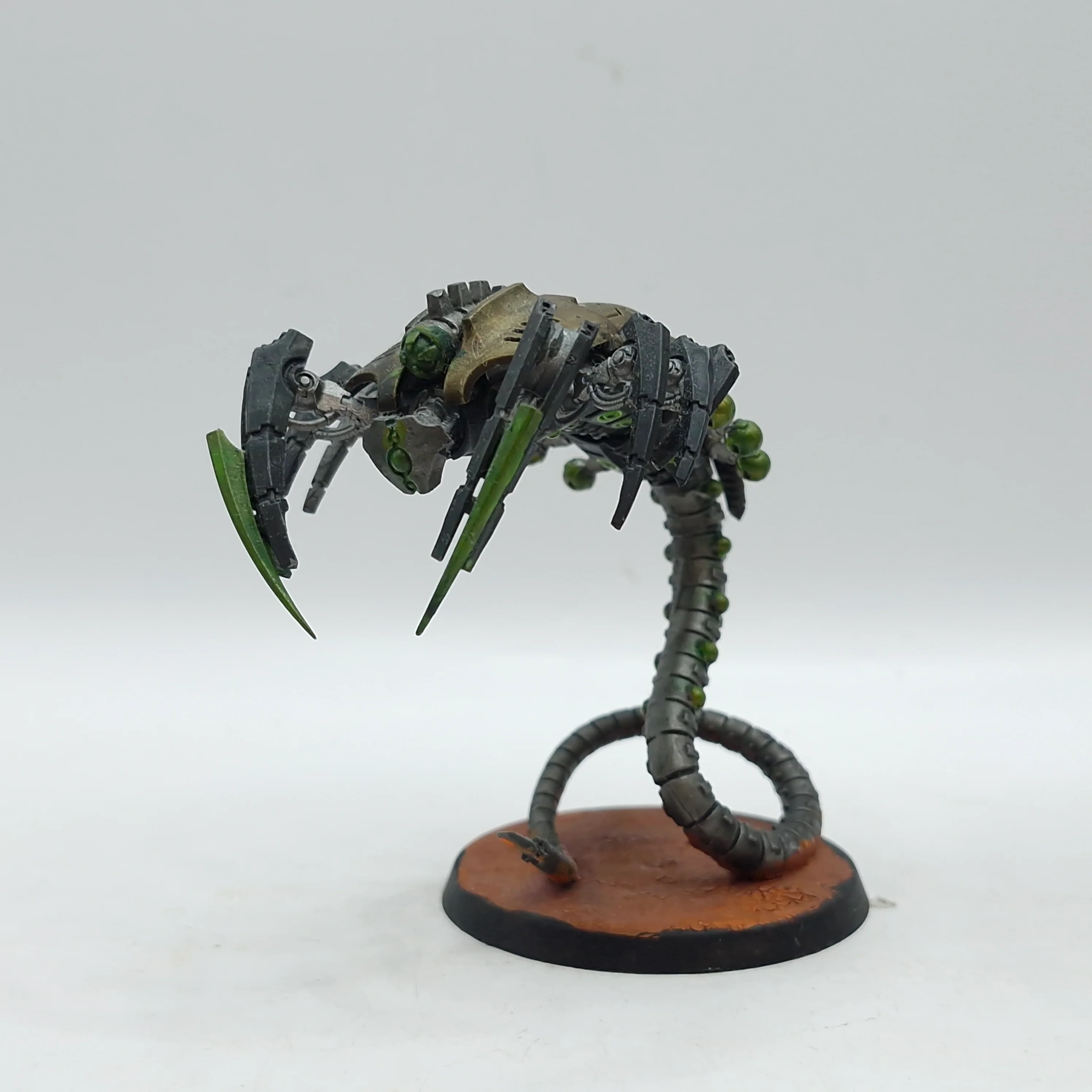 Warhammer 40k: Necrons Canoptek Wraiths - Painted (AT067) - Image 2