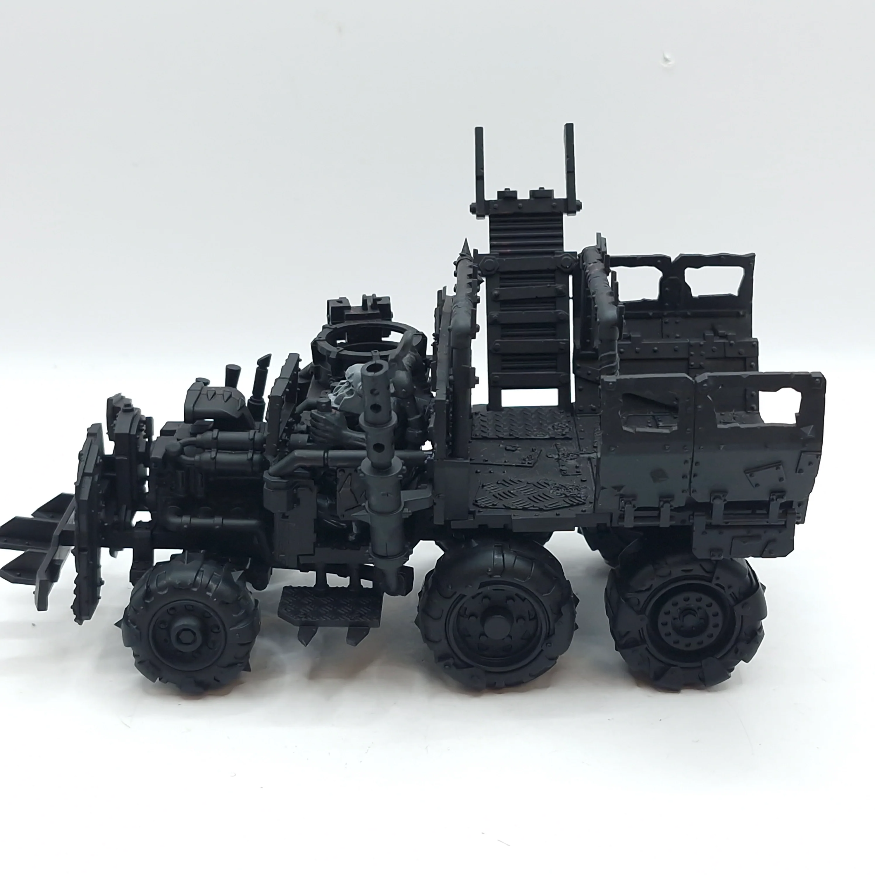 Warhammer 40k: Orks Trukk - Part Painted (BI014) - Image 2