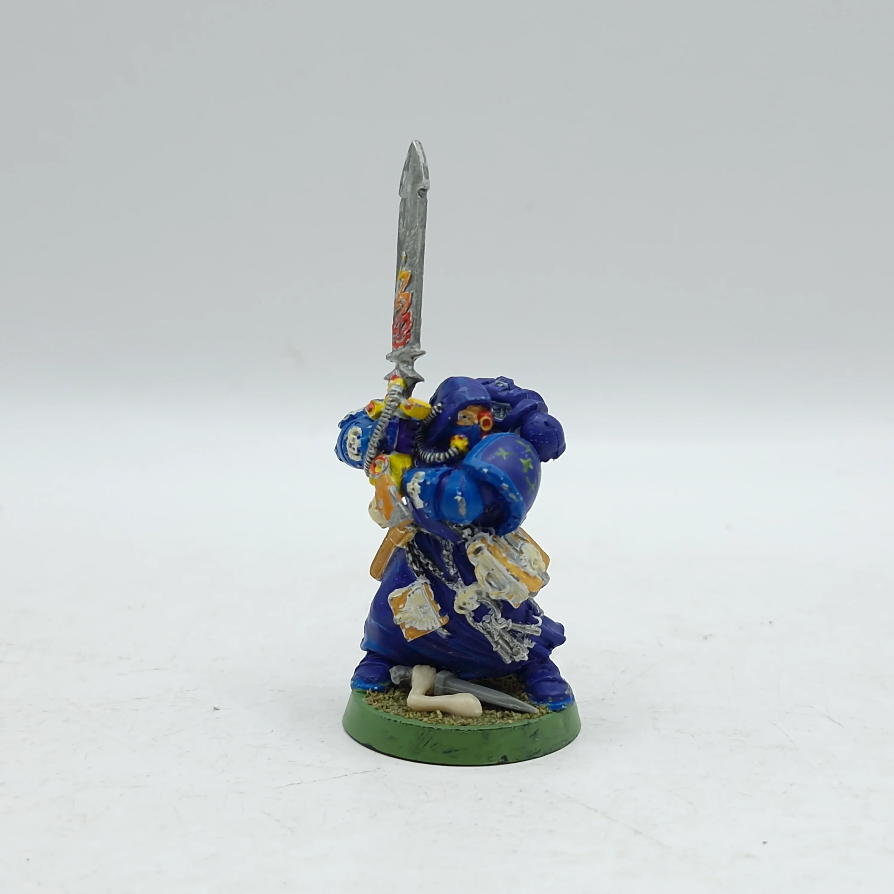 Warhammer 40k: Space Marine Dark Angels Metal Ezekiel and Standard Bearer (AJ110) - Image 4