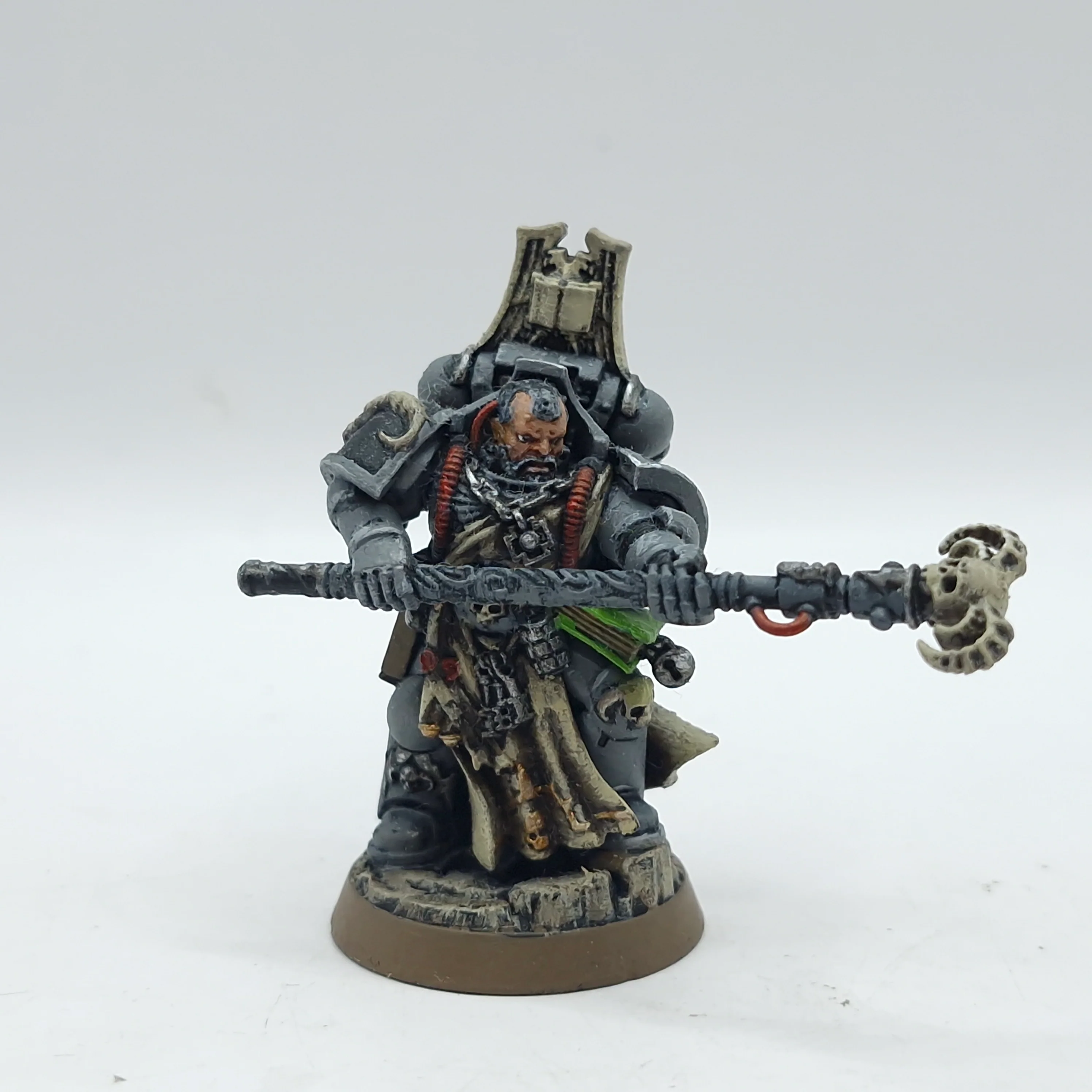 Warhammer 40k: Space Marine First Born Librarian OOP Painted (BJ235)