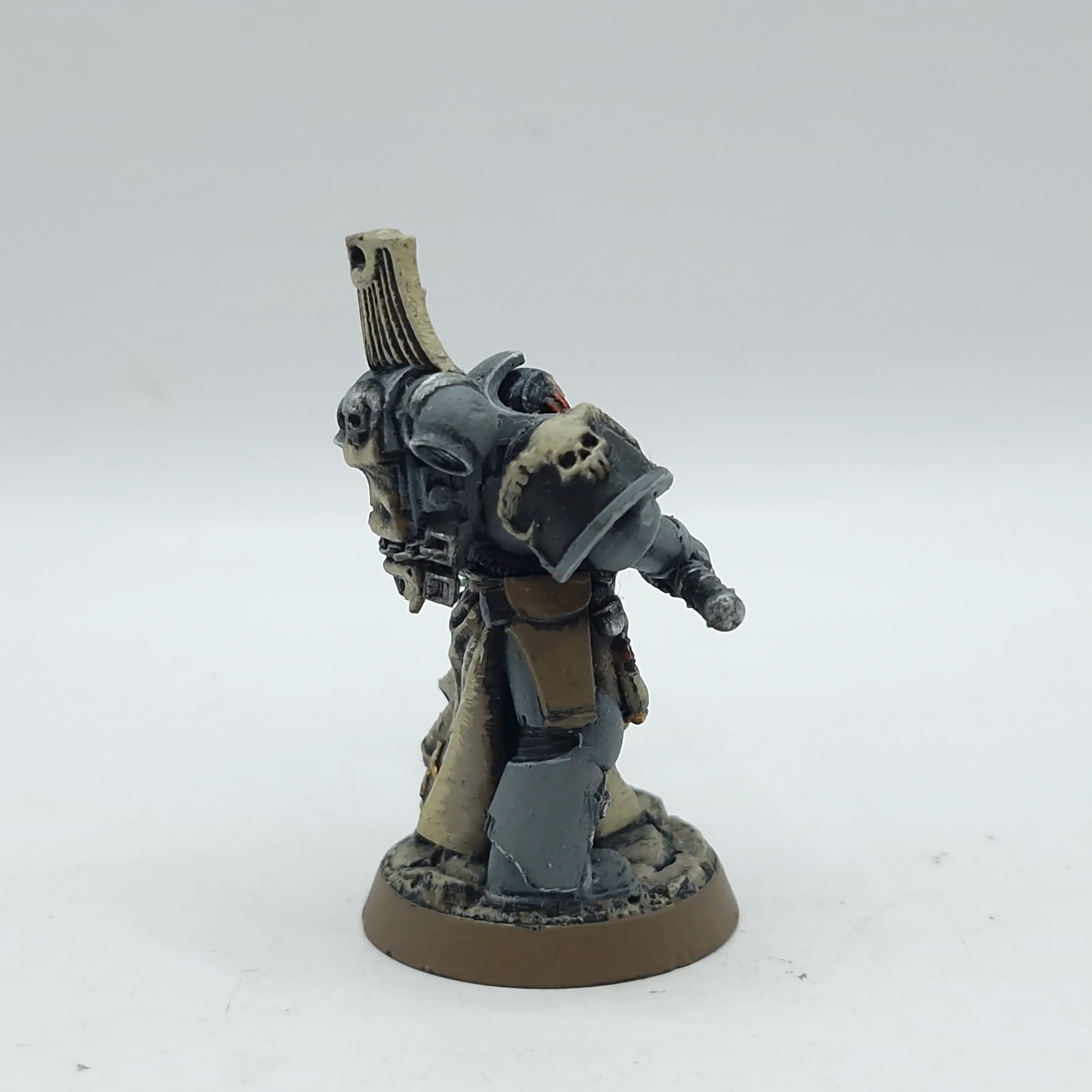 Warhammer 40k: Space Marine First Born Librarian OOP Painted (BJ235) - Image 4