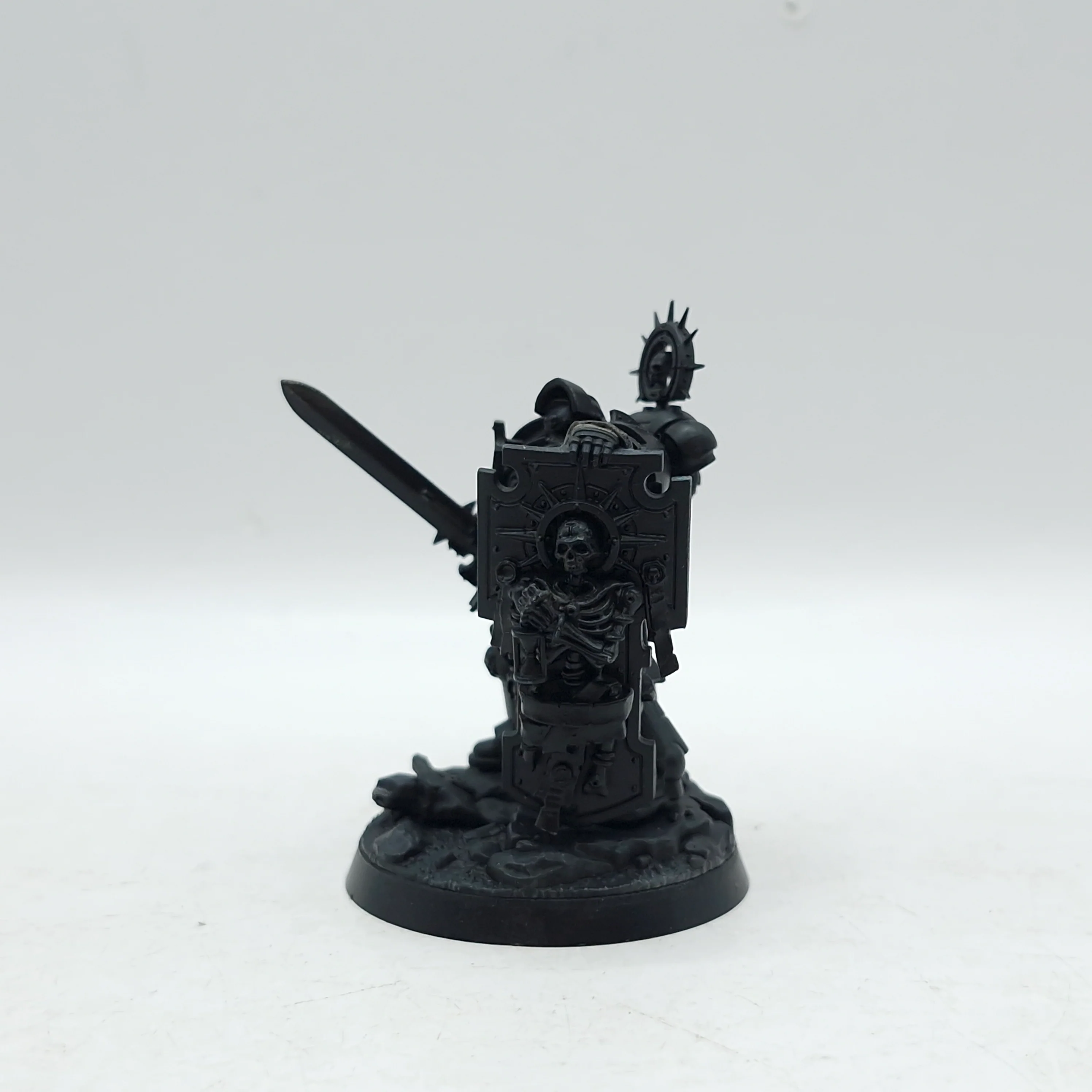 Warhammer 40k: Space Marine Indomitus Captain with Relic Shield (BC155) - Image 2