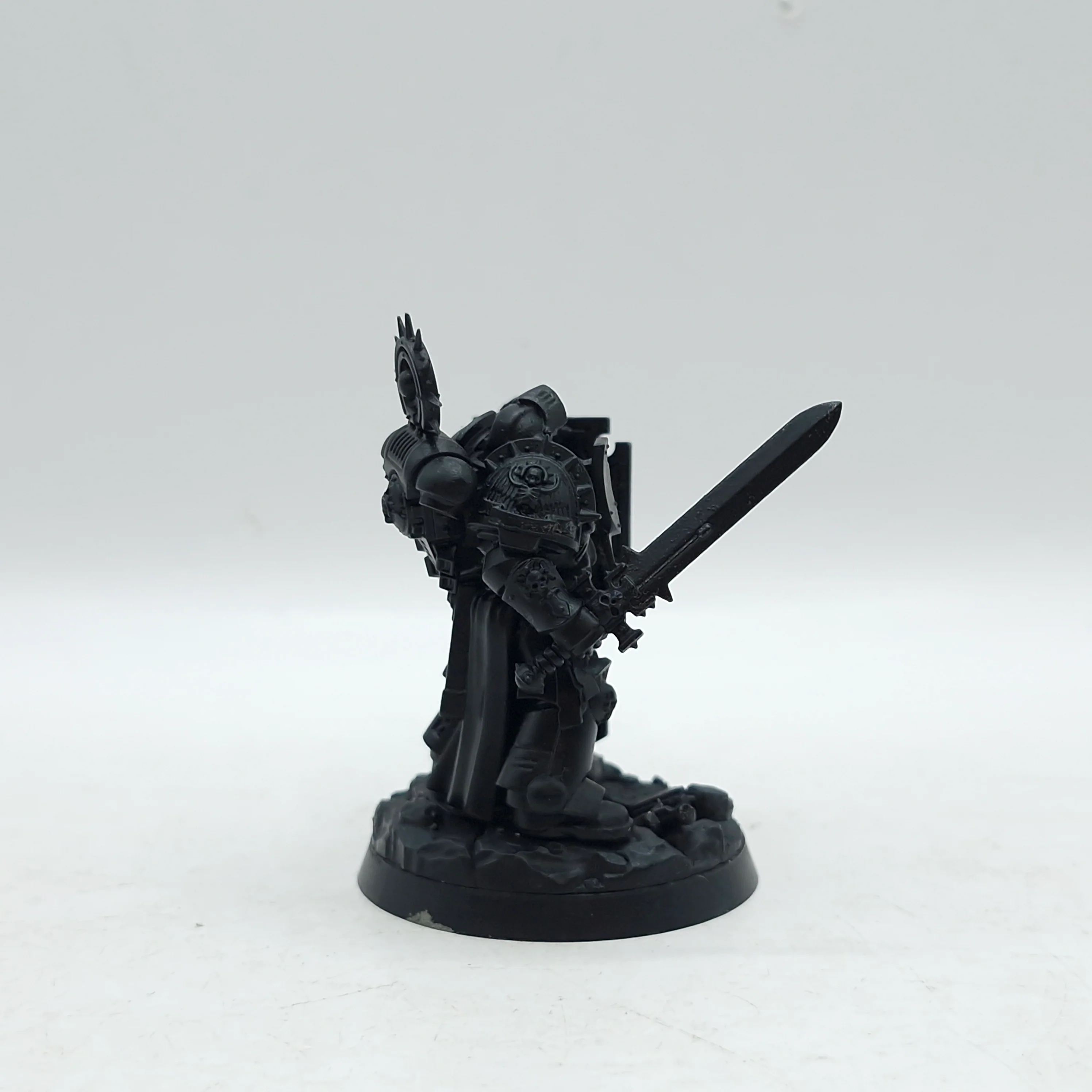 Warhammer 40k: Space Marine Indomitus Captain with Relic Shield (BC155) - Image 4
