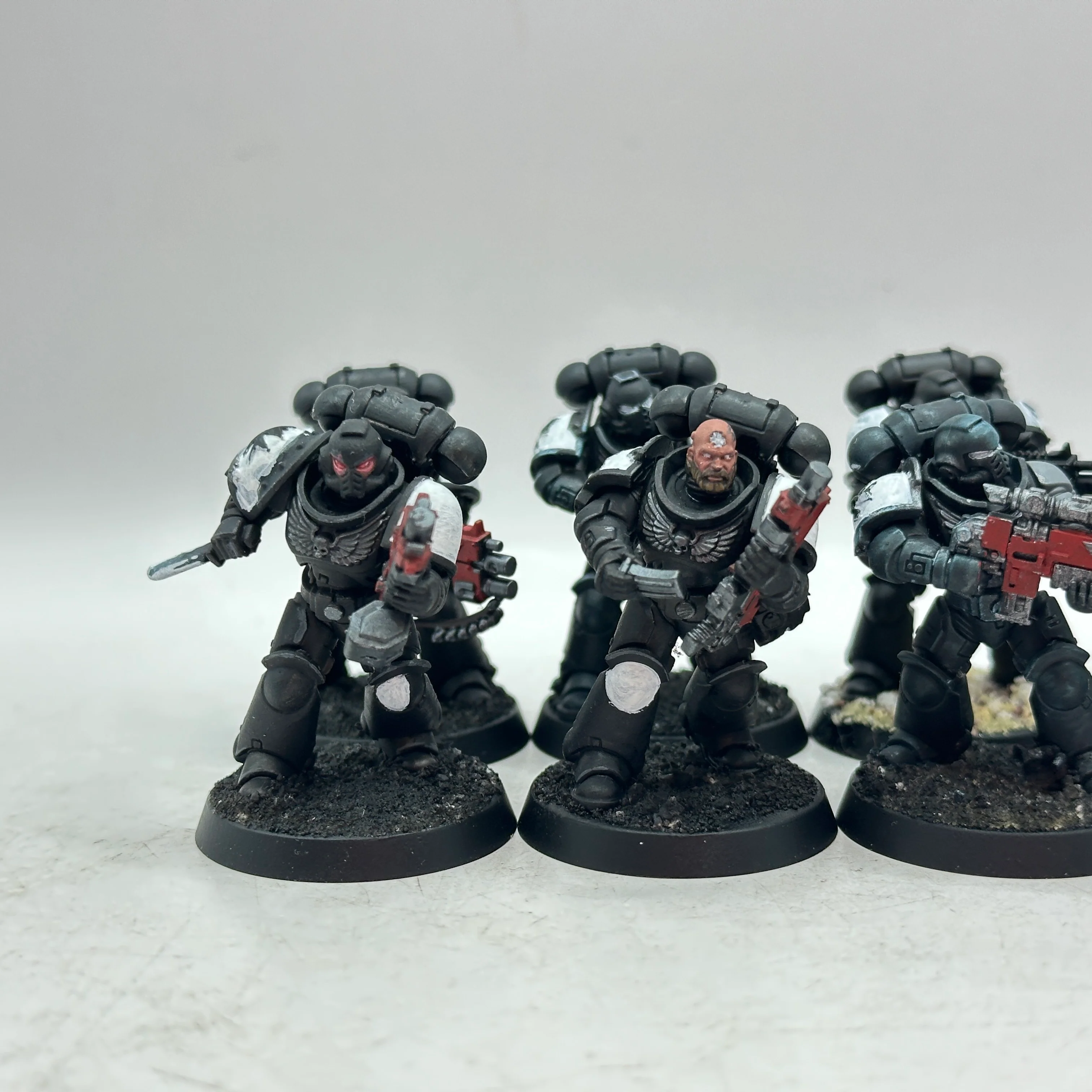 Warhammer 40k: Space Marines Black Templars Intercessors (AH019) - Image 2