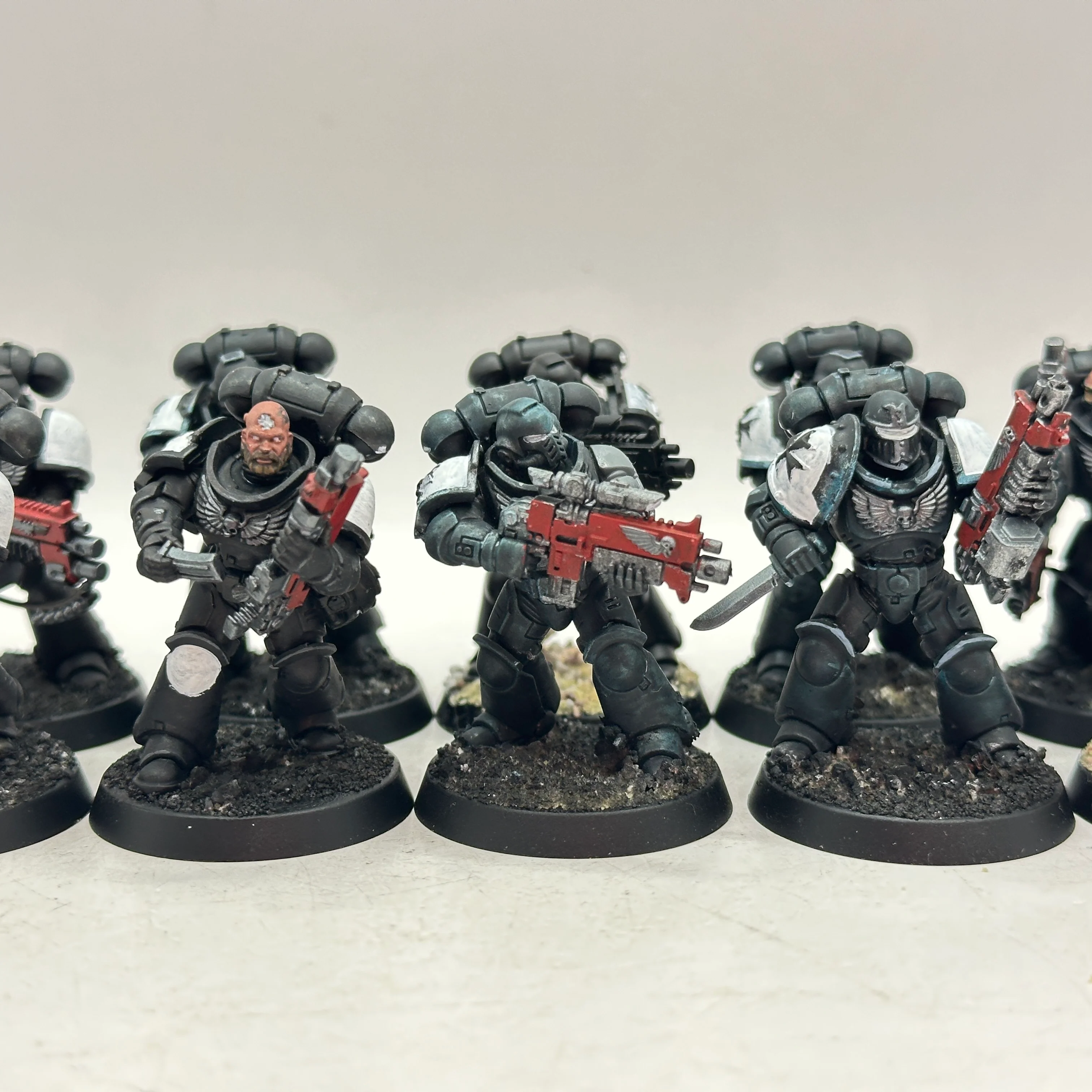 Warhammer 40k: Space Marines Black Templars Intercessors (AH019) - Image 3