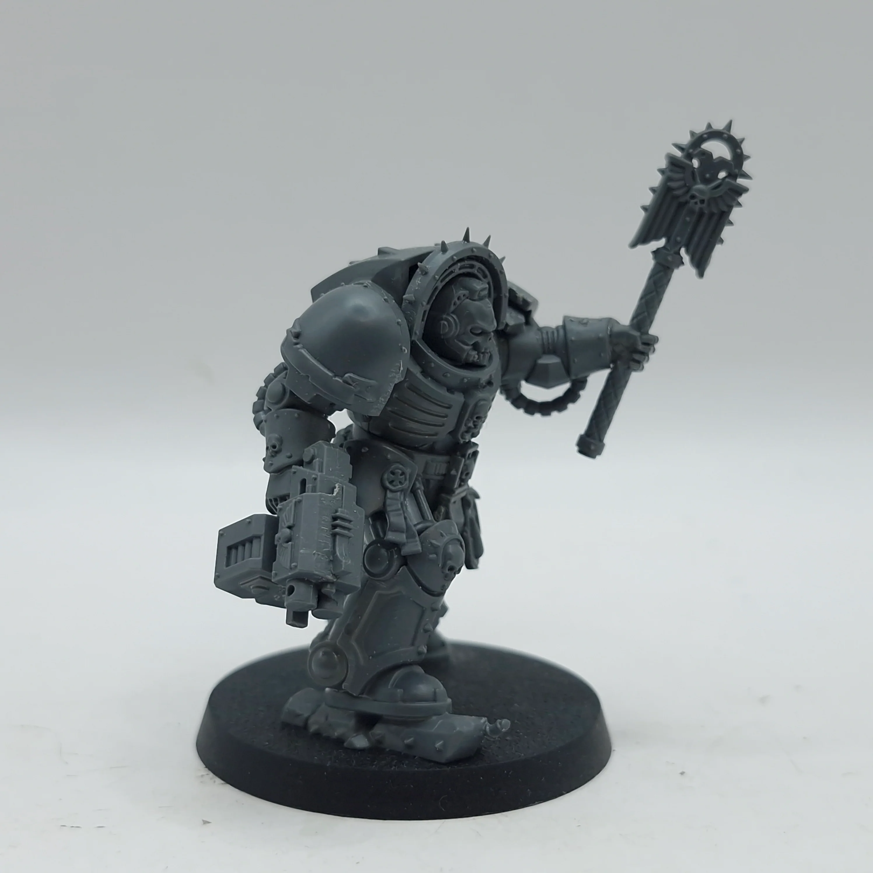Warhammer 40k: Space Marines Chaplain in Terminator Armour (AJ095) - Image 5