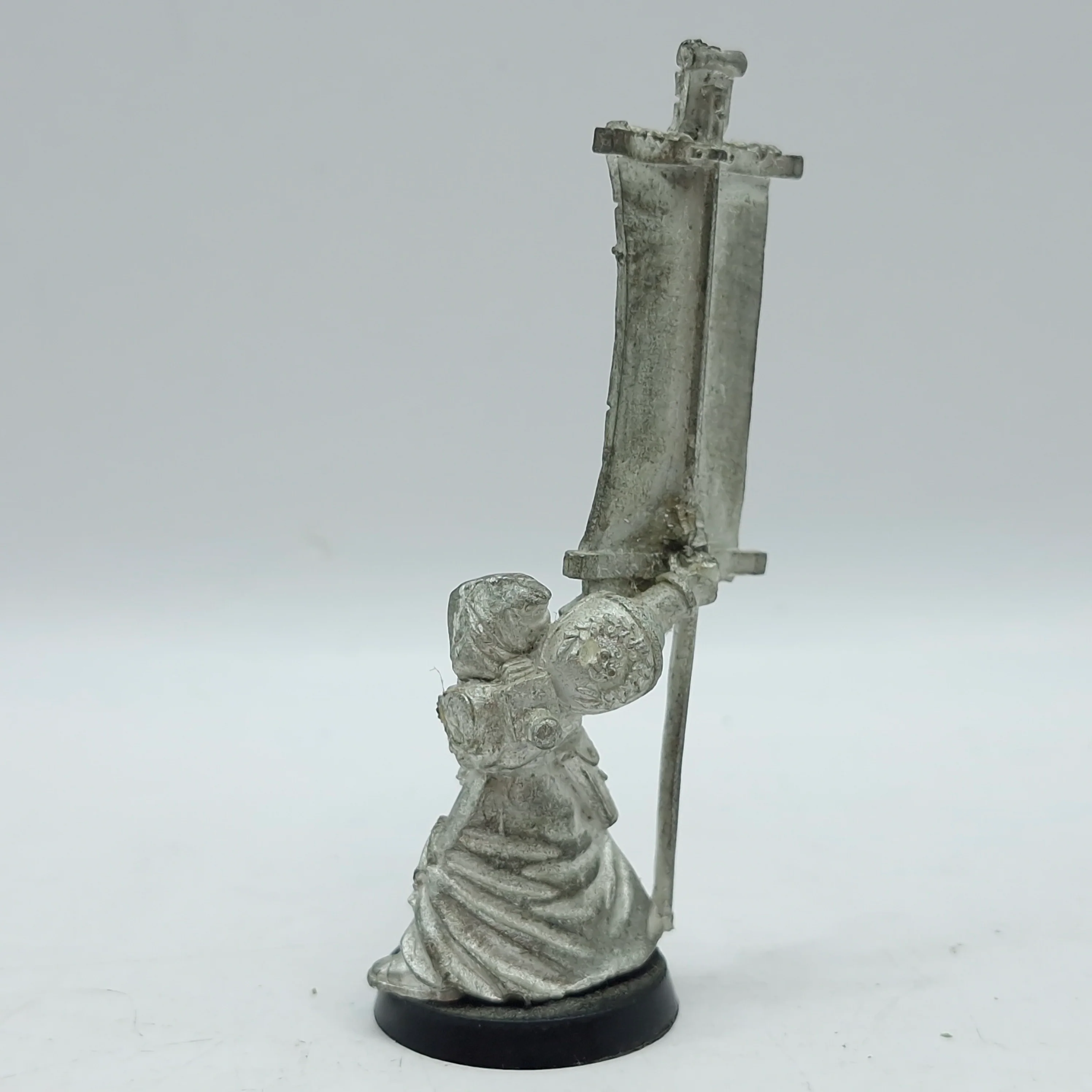 Warhammer 40k: Space Marines Dark Angels Metal Standard Bearer (AF131) - Image 3