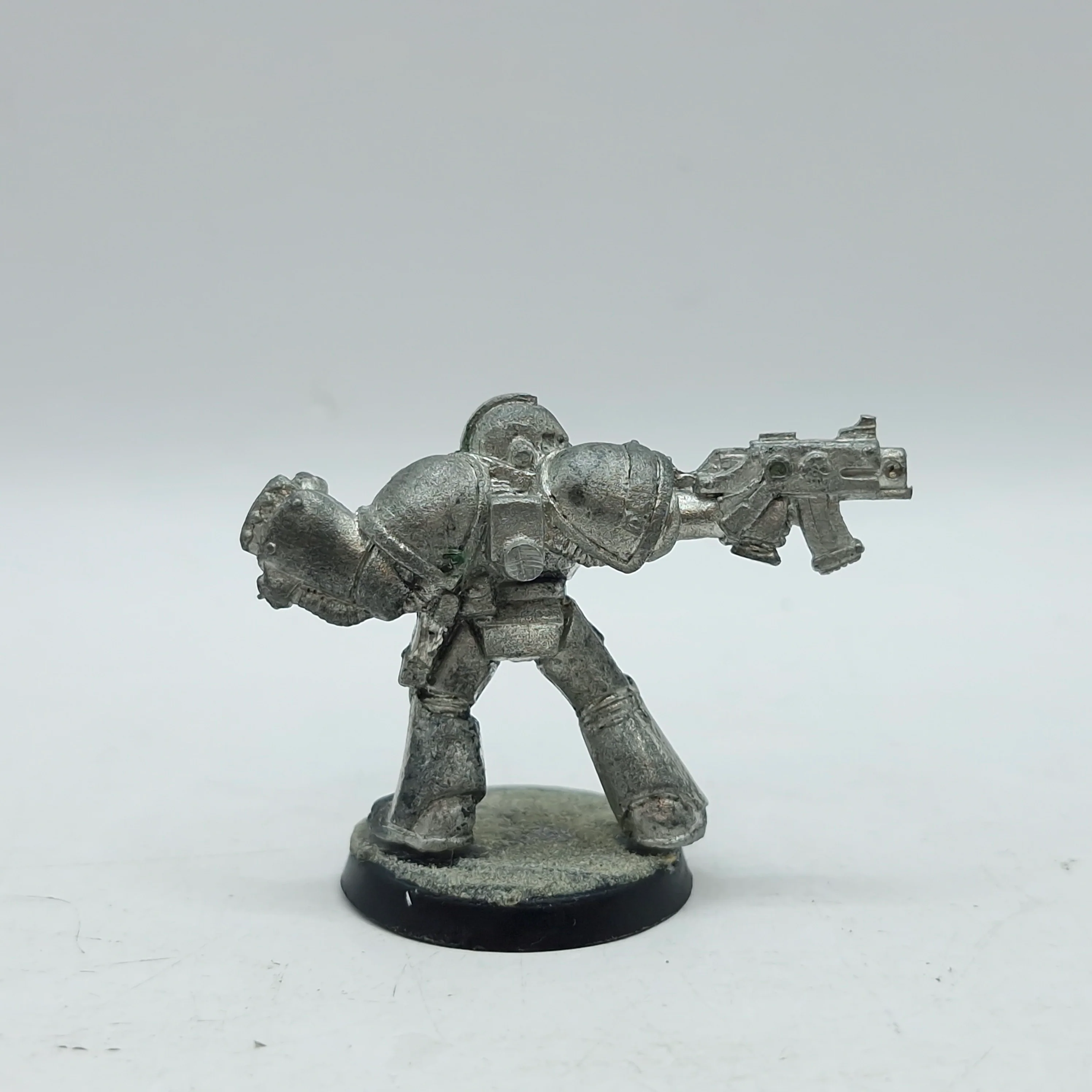 Warhammer 40k: Space Marines Metal Captain with Power Fist (AJ030) - Image 3