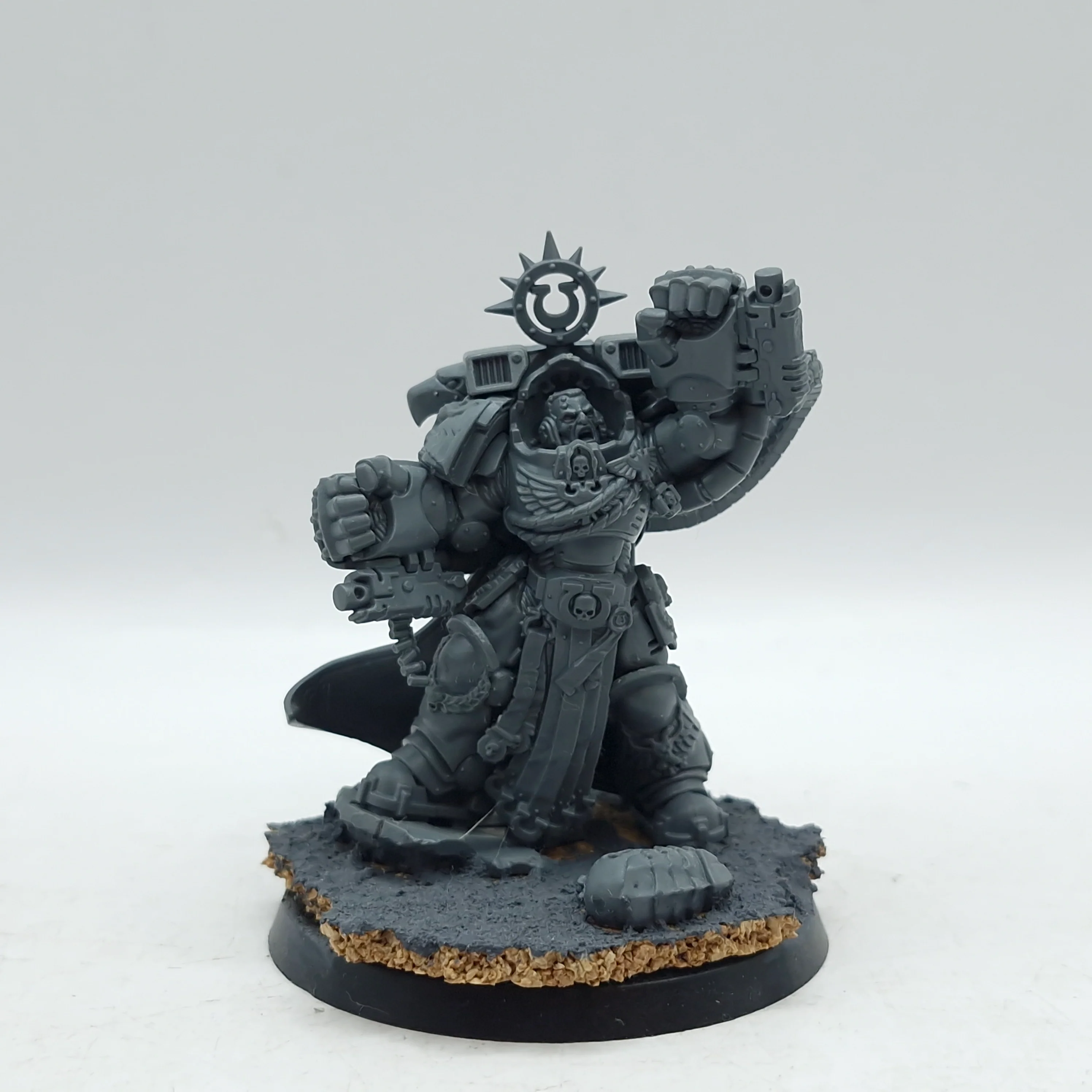 Warhammer 40k: Space Marines Ultramarines Marneus Clagar (BI216) - Image 4