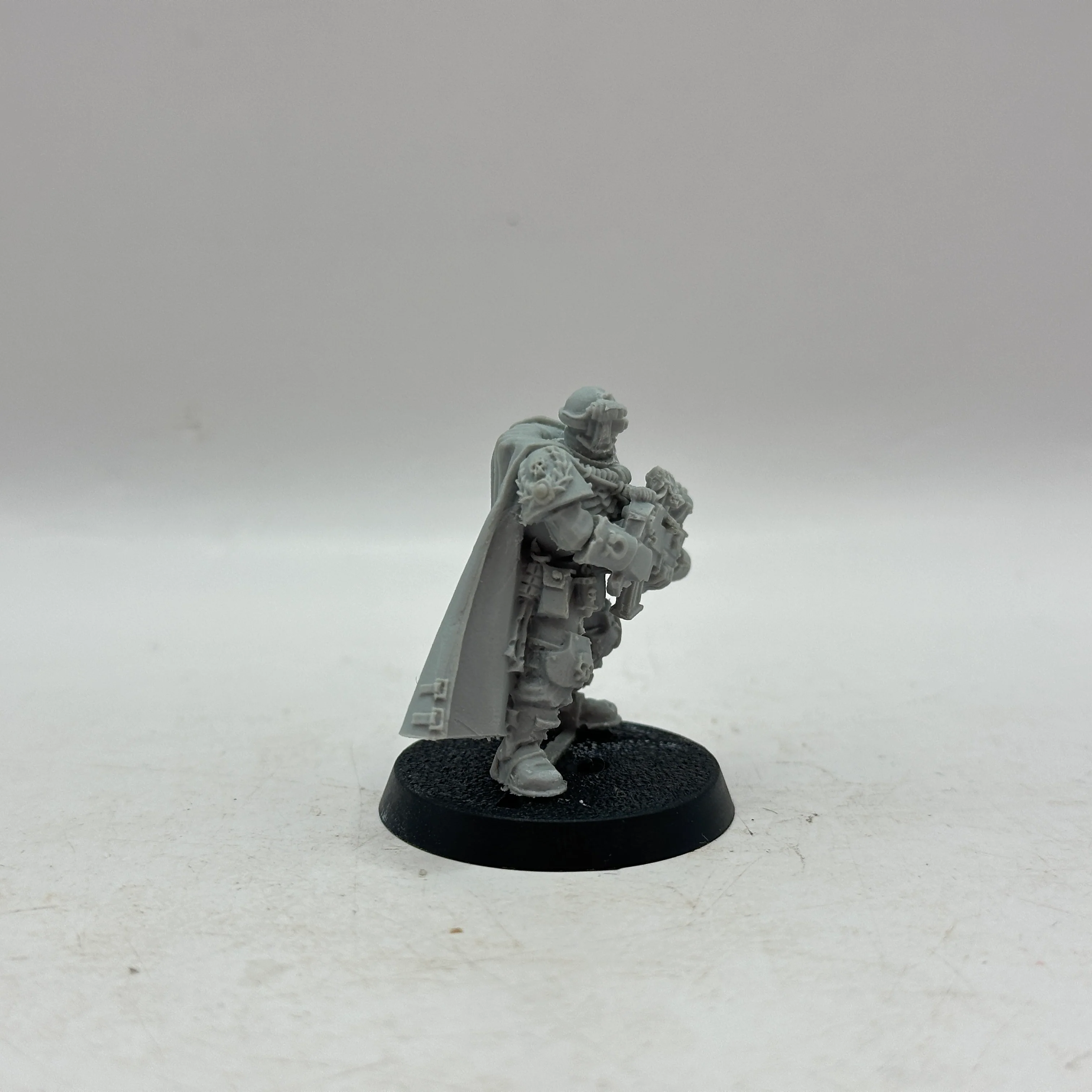 Warhammer 40k: Space Marines Ultramarines Sergeant Telion (AF011) - Image 4