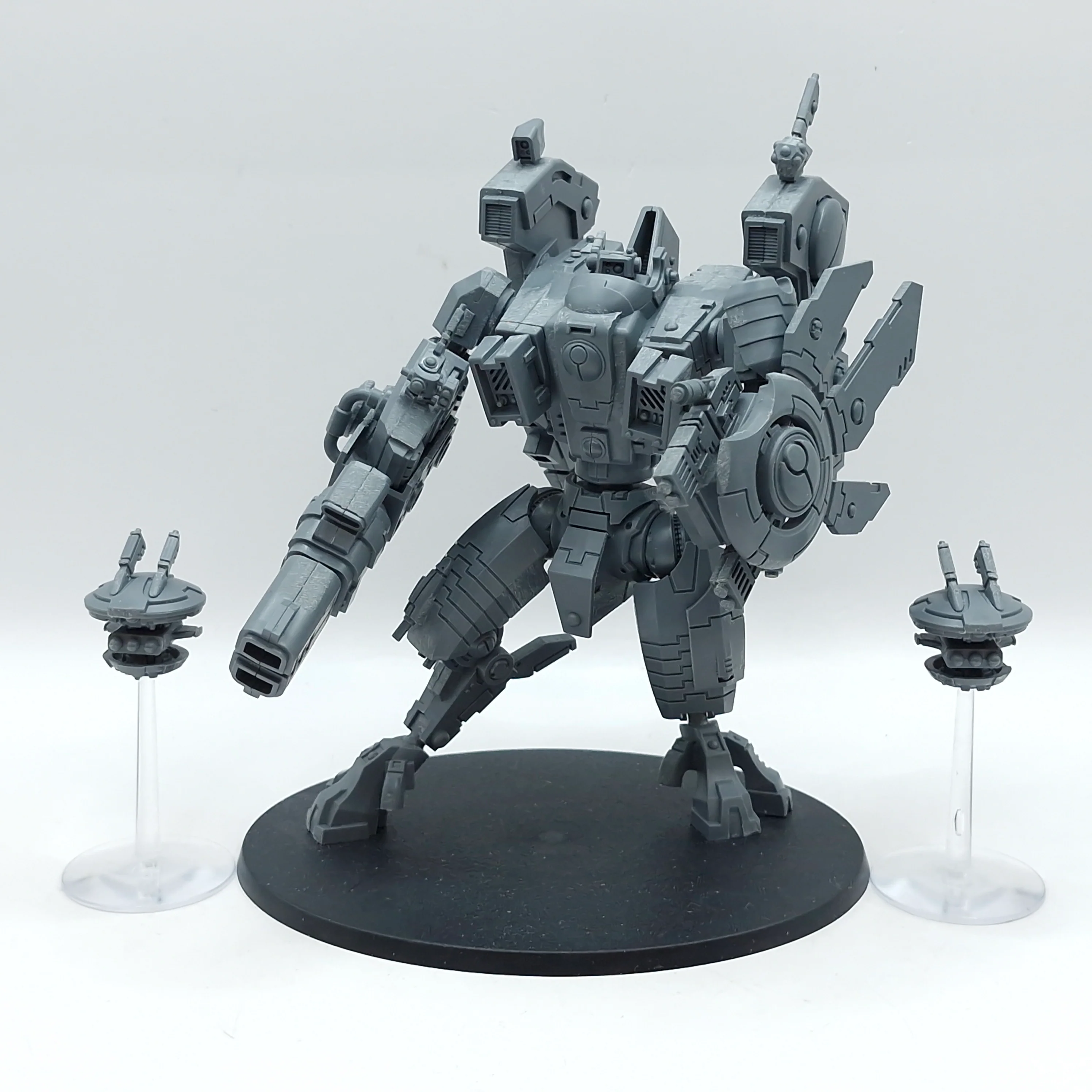Warhammer 40k: T'au Empire Riptide Battlesuit (BF077)