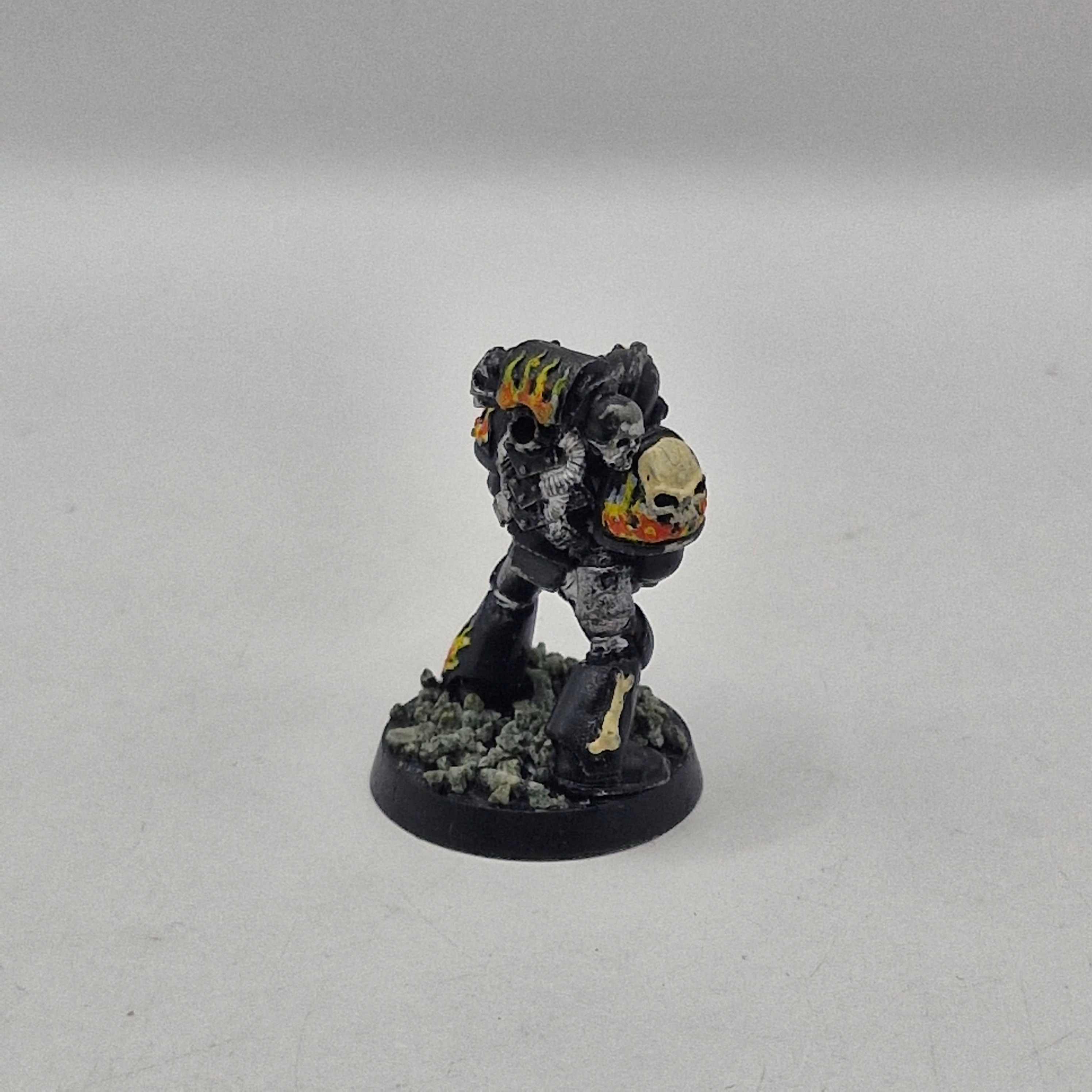 Warhammer 40k Legion of the Damned Space Marine with Flamer AW080 - Image 2