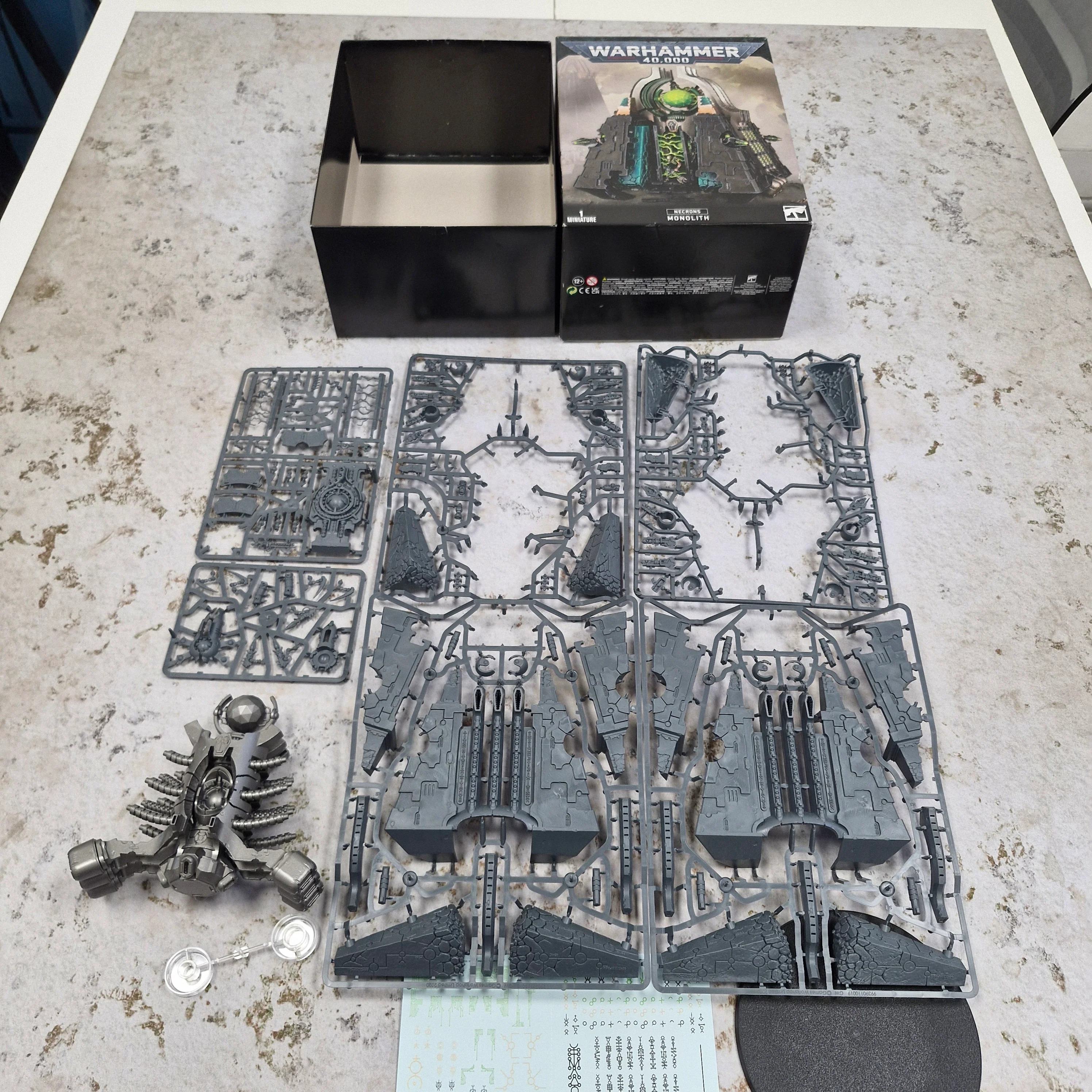 Warhammer 40k Necron Monolith - Part Assembled AV324