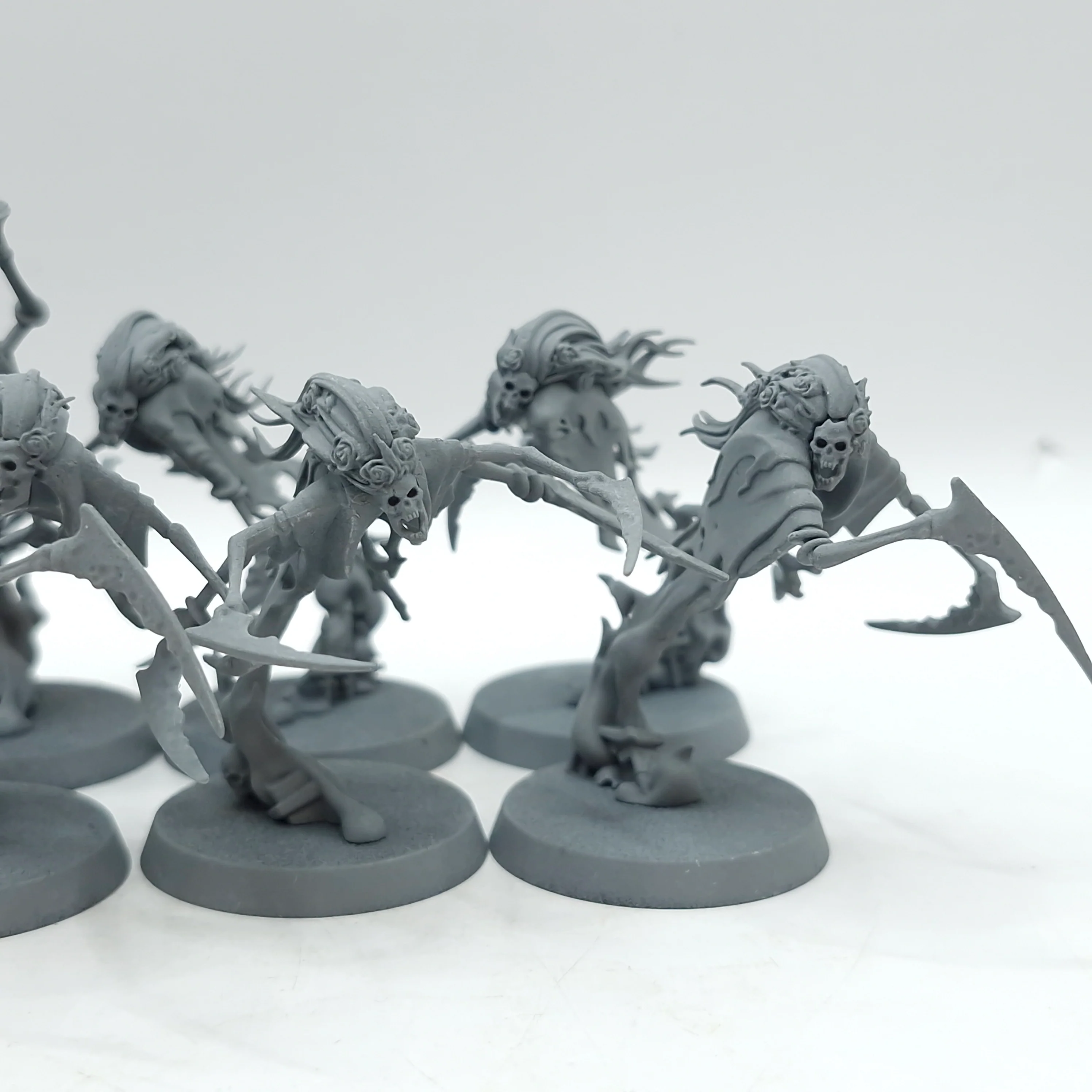 Warhammer Age of Sigmar: Nighthaunt Dreadscythe Harridans (BJ219) - Image 4