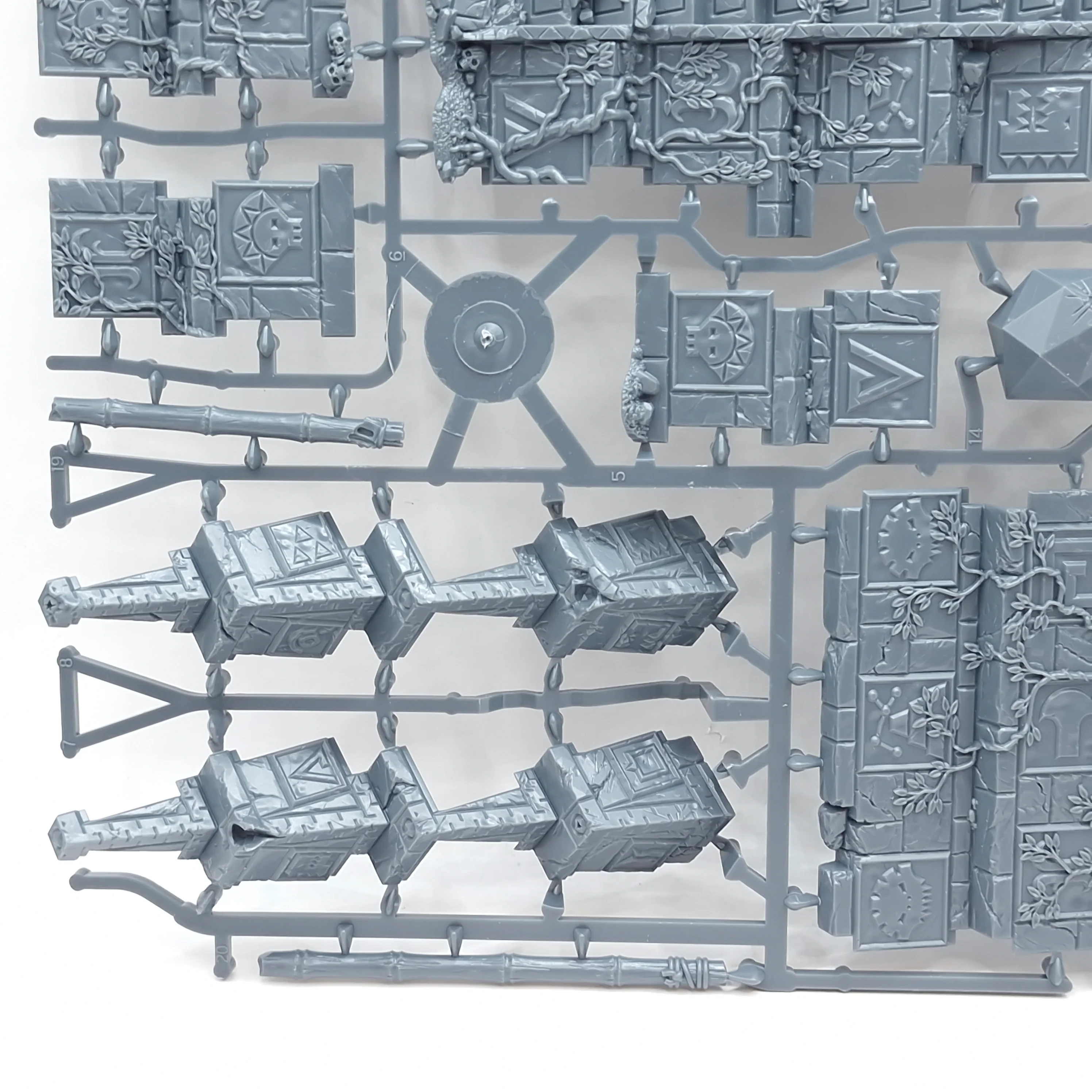 Warhammer Age of Sigmar: Warcry Ruined Realmshaper - Ravaged Land Terrain (SPRUE0071) - Image 4