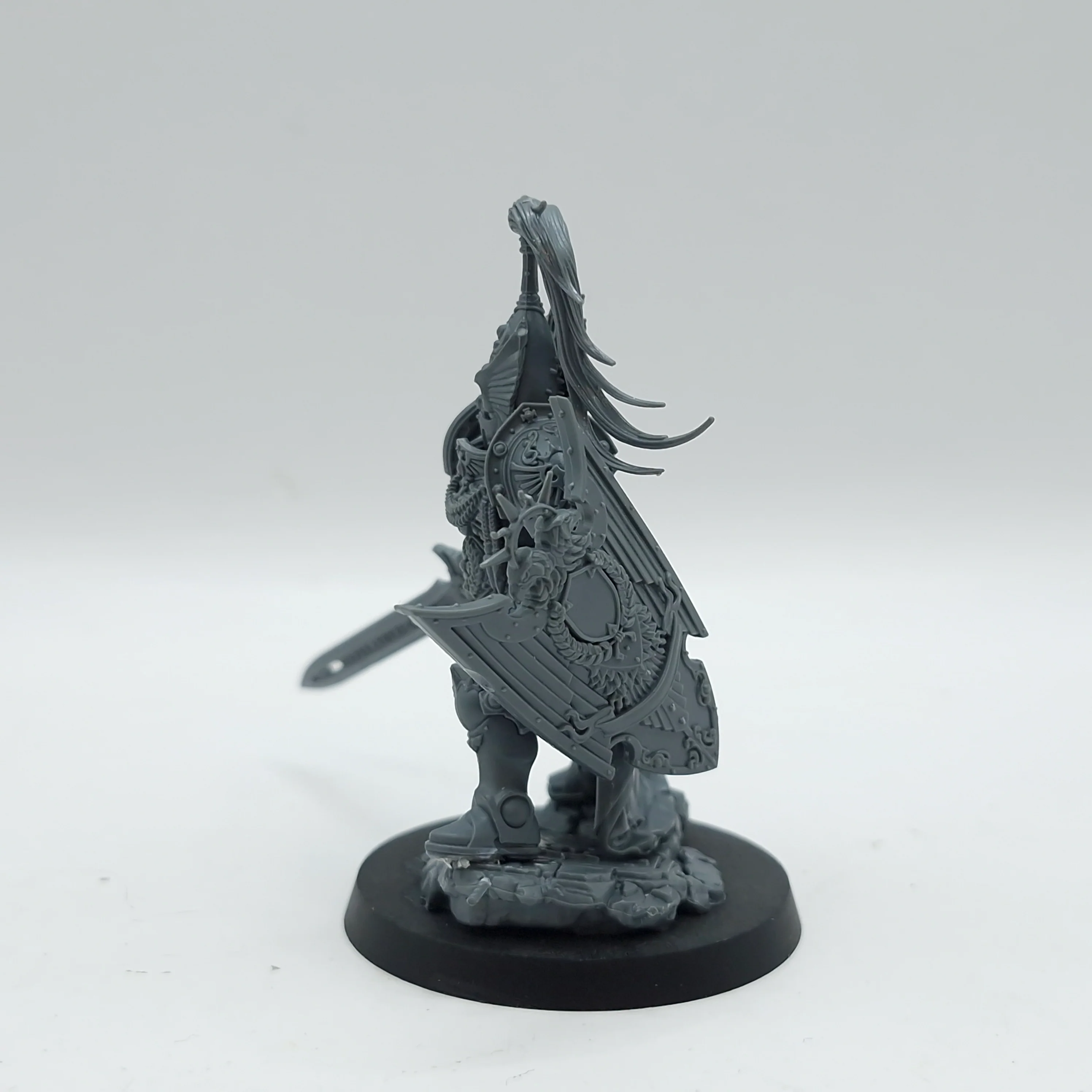 Warhammer Horus Heresy: Adeptus Custodes Shield Captain (AW188) - Image 2