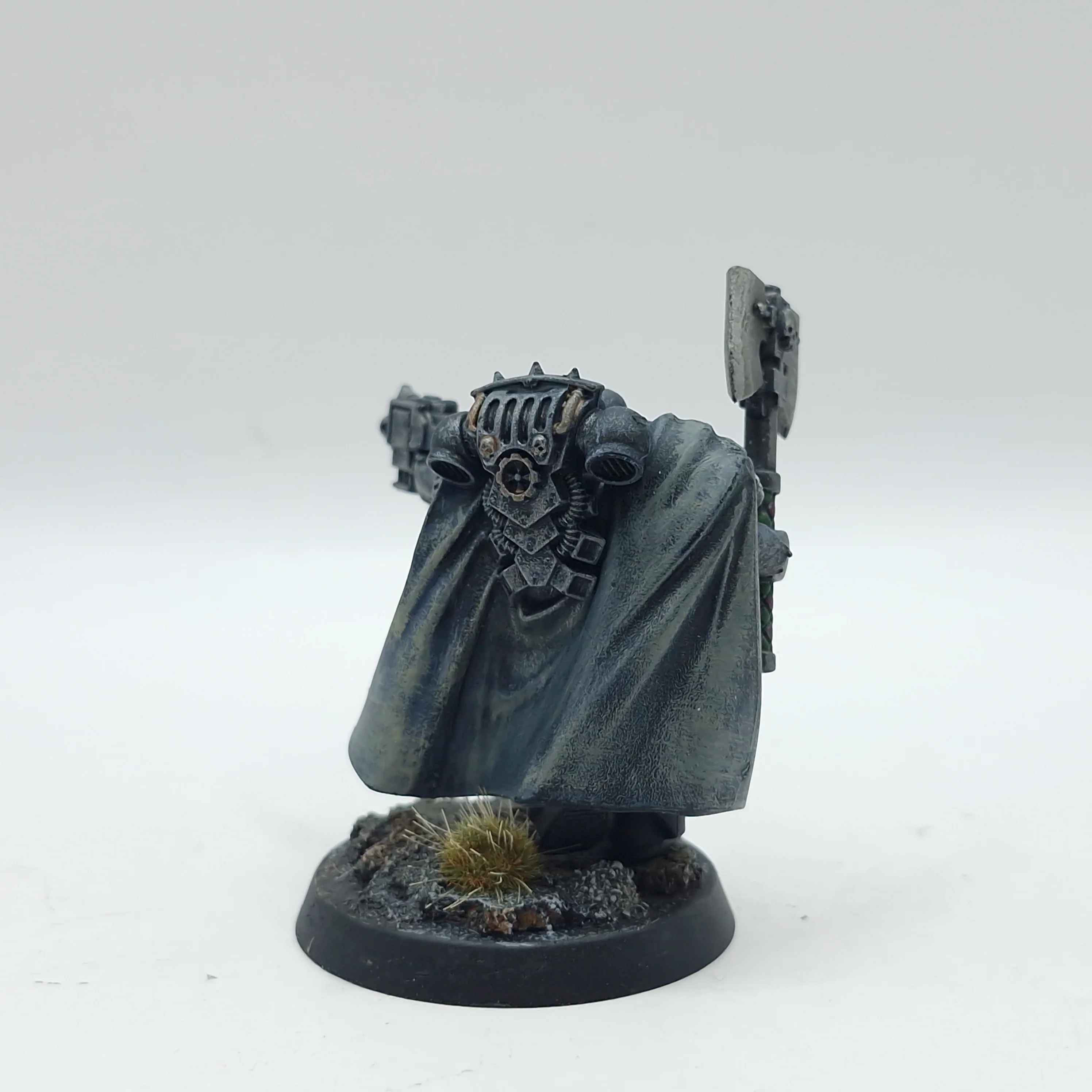 Warhammer Horus Heresy: Space Marine Raven Guard Chaplain/Praetor - Painted (AD211) - Image 3