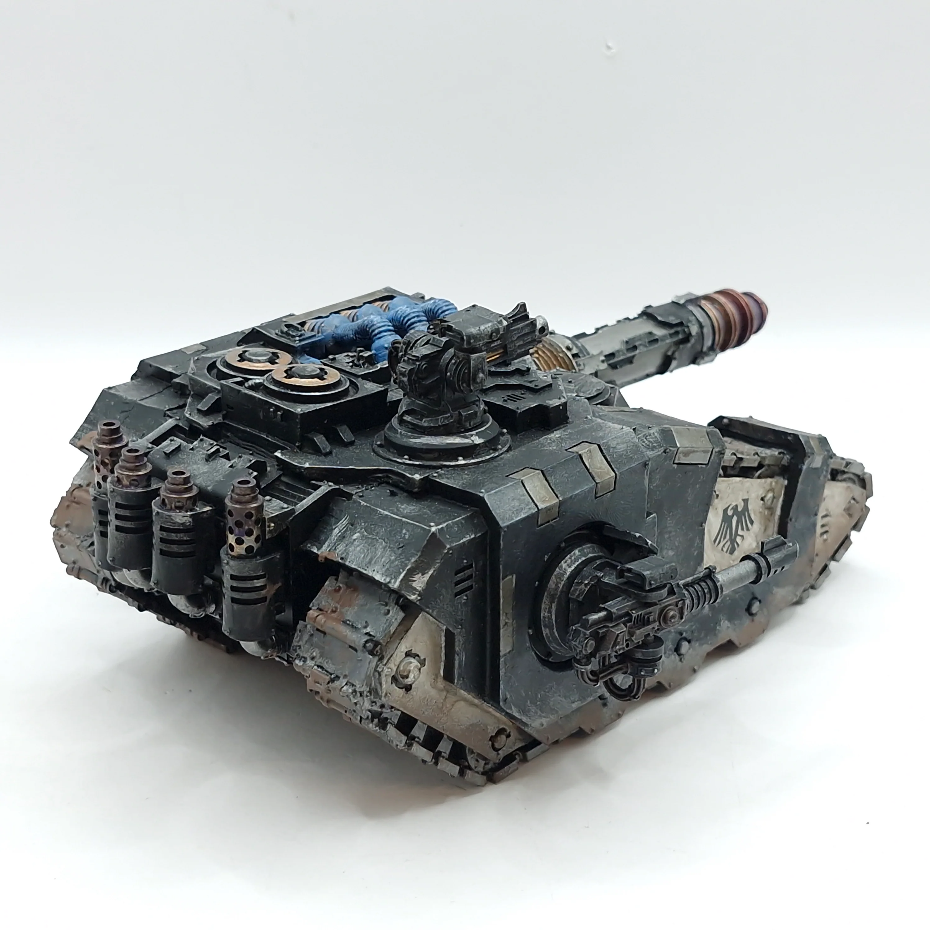 Warhammer Horus Heresy: Space Marine Raven Guard Forge World Venator Tank (AU081) - Image 6