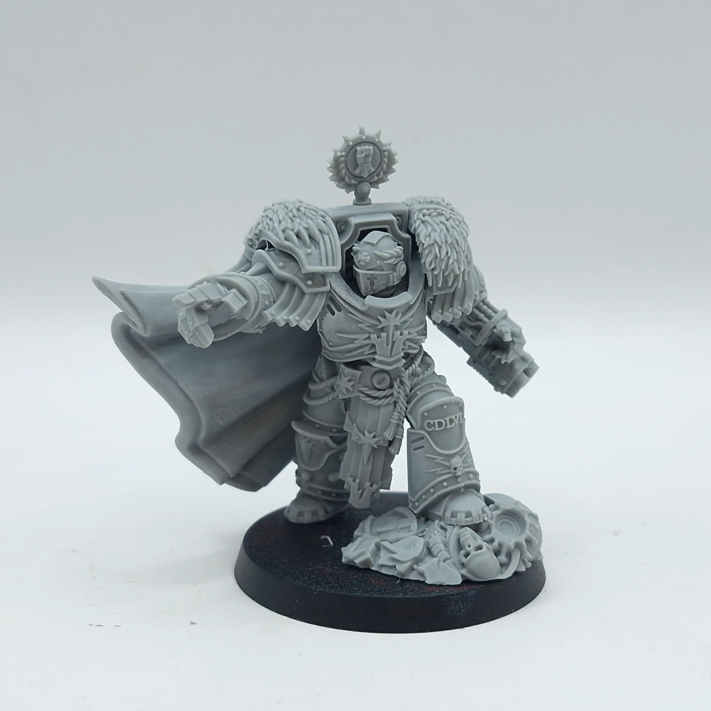 Warhammer Horus Heresy: Space Marines Imperial Fists Lord Castellan Evander Garrius (AH045)