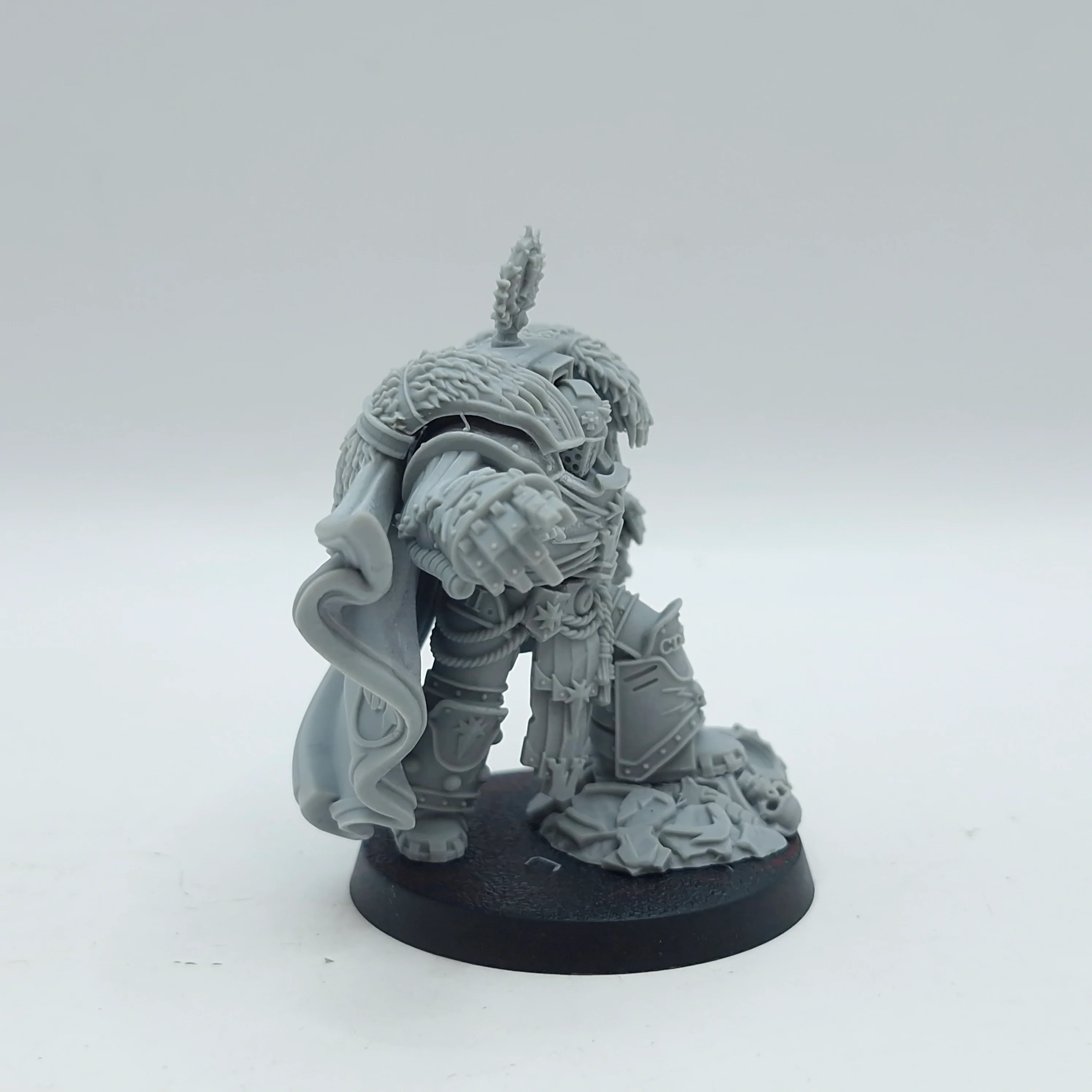 Warhammer Horus Heresy: Space Marines Imperial Fists Lord Castellan Evander Garrius (AH045) - Image 5
