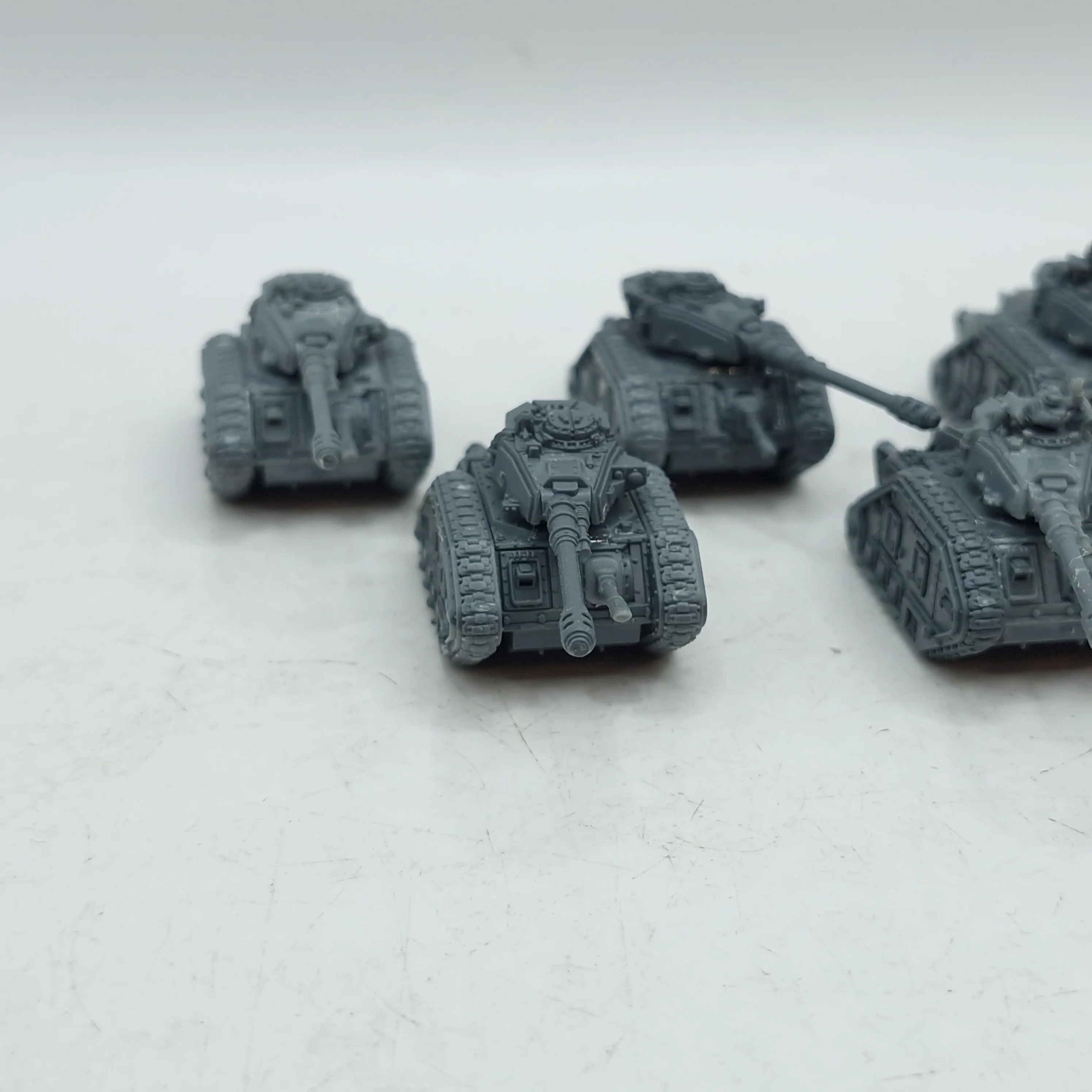 Warhammer Legions Imperialis: Solar Auxilia Leman Russ Battle Tanks (AE018) - Image 2