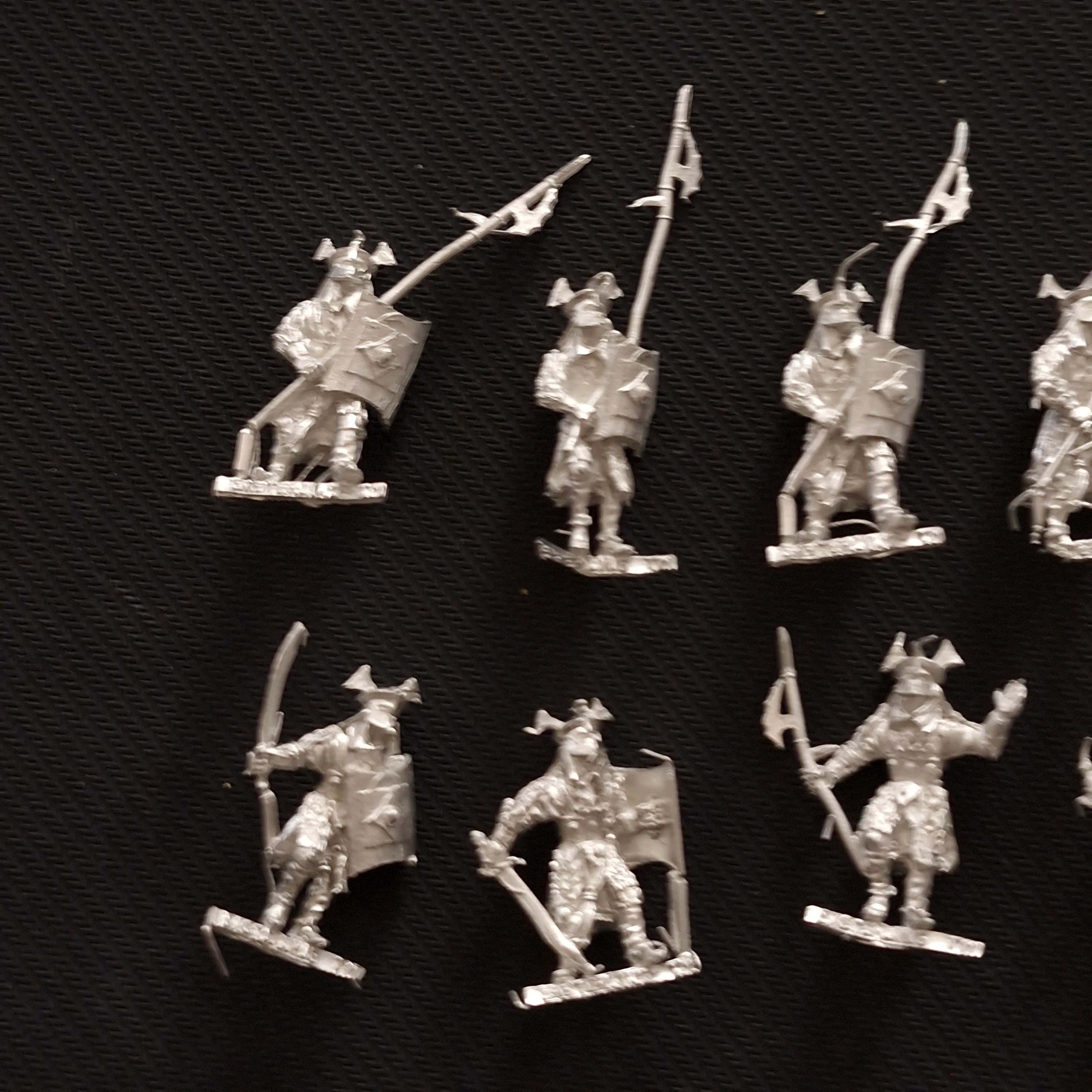 Warhammer Lord of the Rings: Metal Easterling Warriors Warband (BM174) - Image 4
