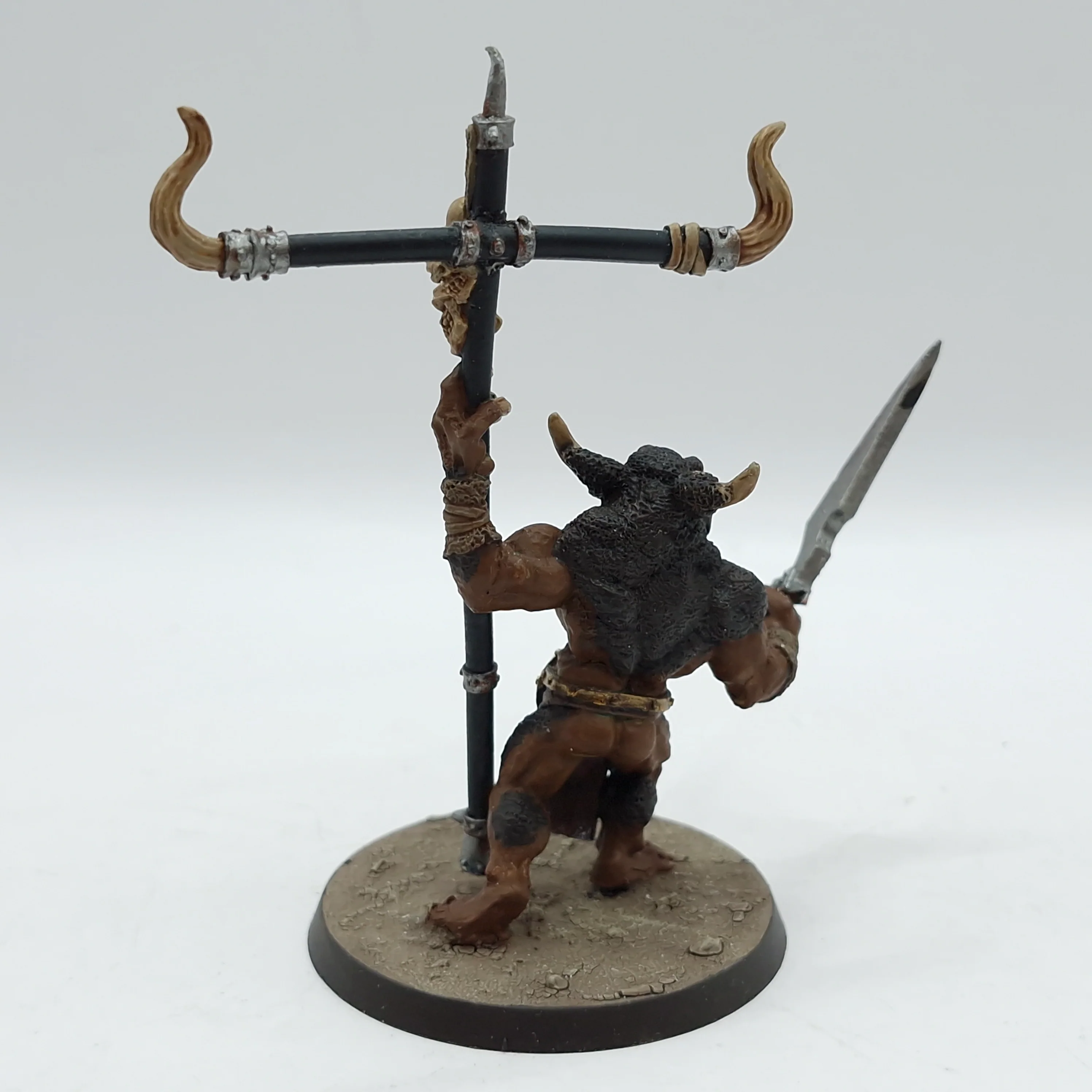 Warhammer The Old World: Beastmen Brayherd Metal Minotaur Standard Bearer (AW201) - Image 3