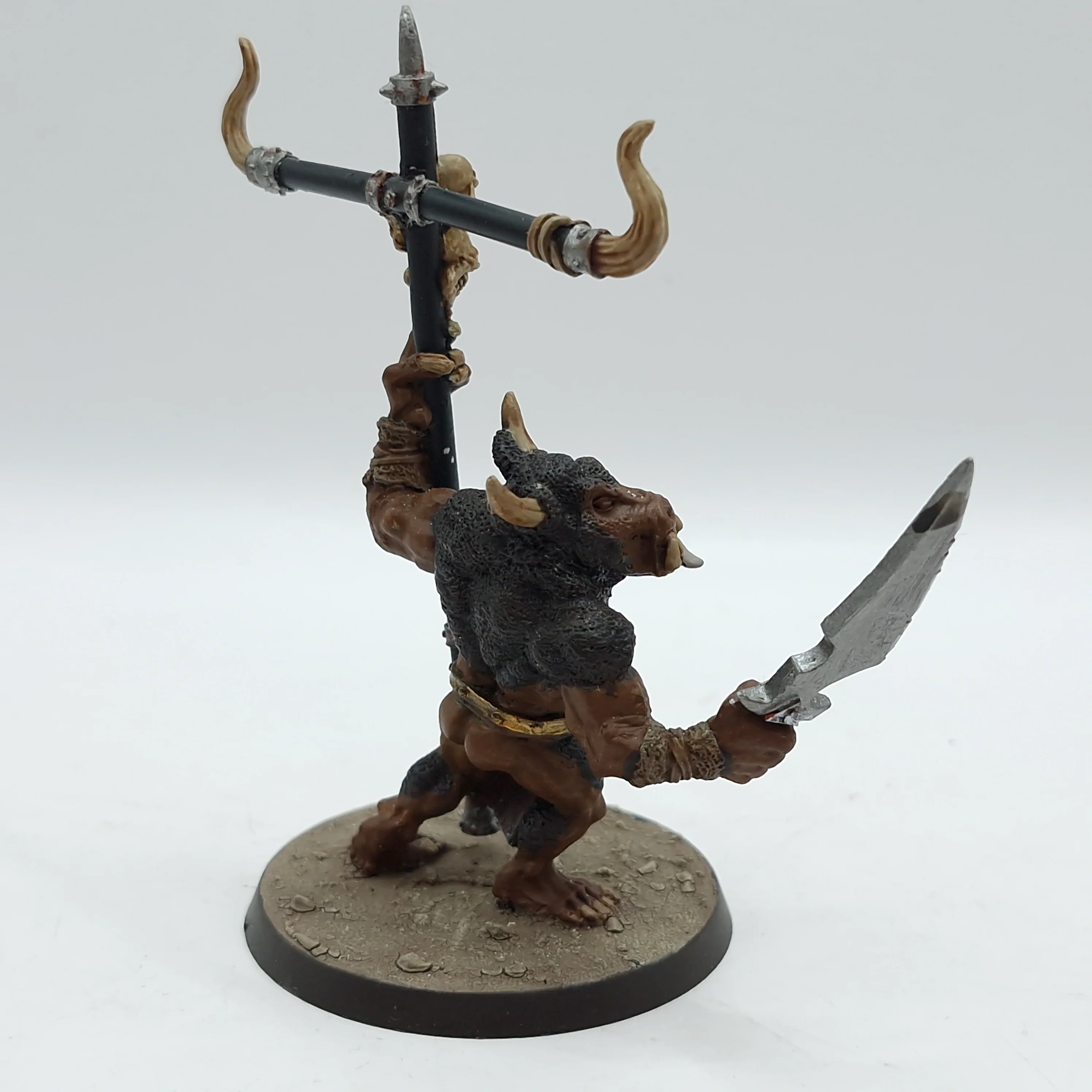 Warhammer The Old World: Beastmen Brayherd Metal Minotaur Standard Bearer (AW201) - Image 4
