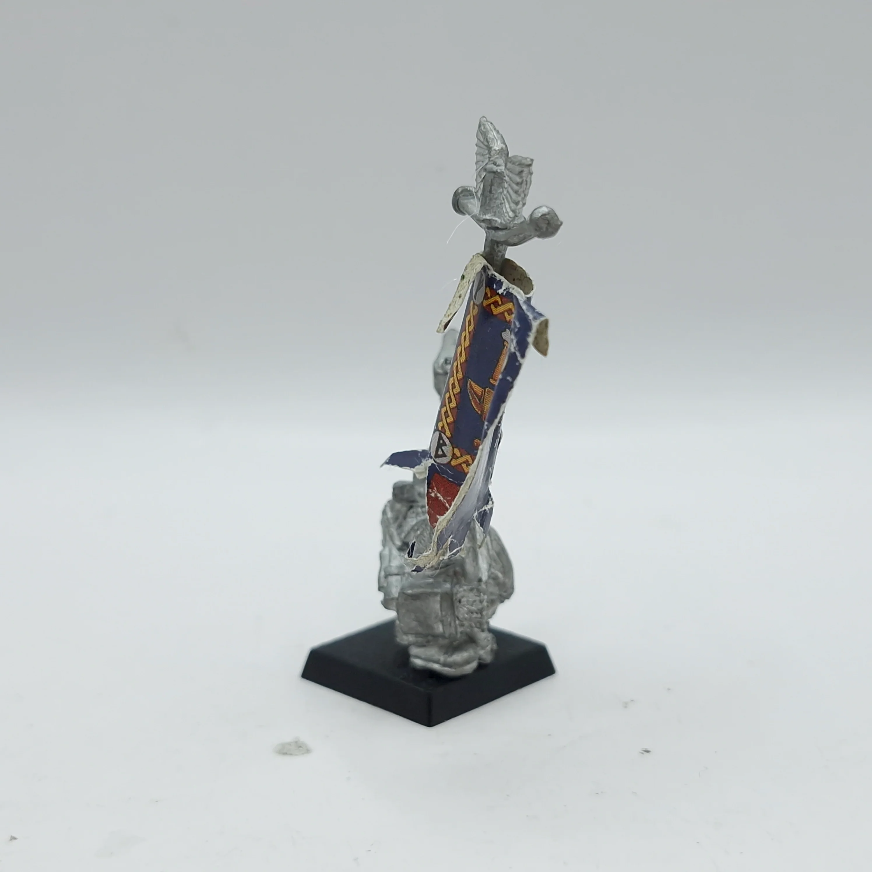 Warhammer The Old World: Metal Dwarf Standard Bearer (AW112) - Image 4