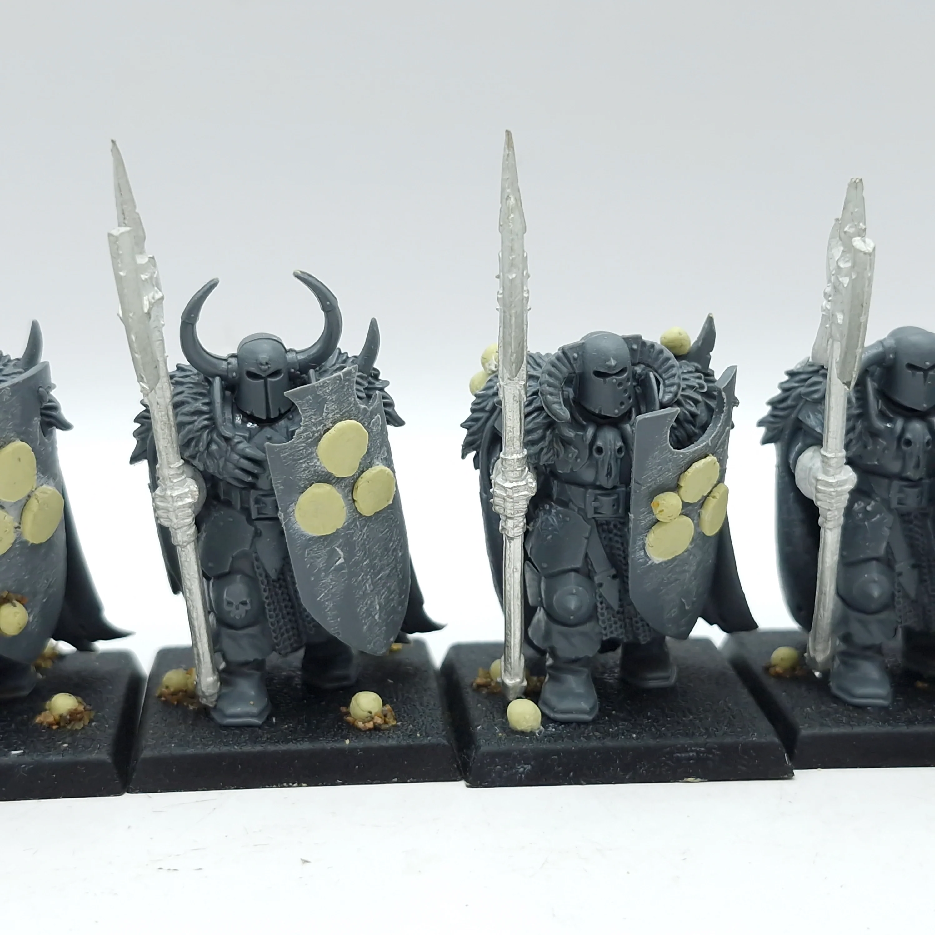 Warhammer The Old World: Warriors of Chaos Chaos Warriors with Halberds (BA176) - Image 6